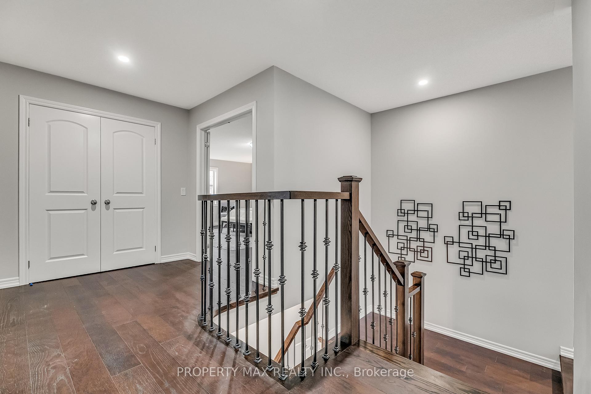Photo 30 of 40 Britannia Avenue E, Oshawa, Windfields — HOMEH