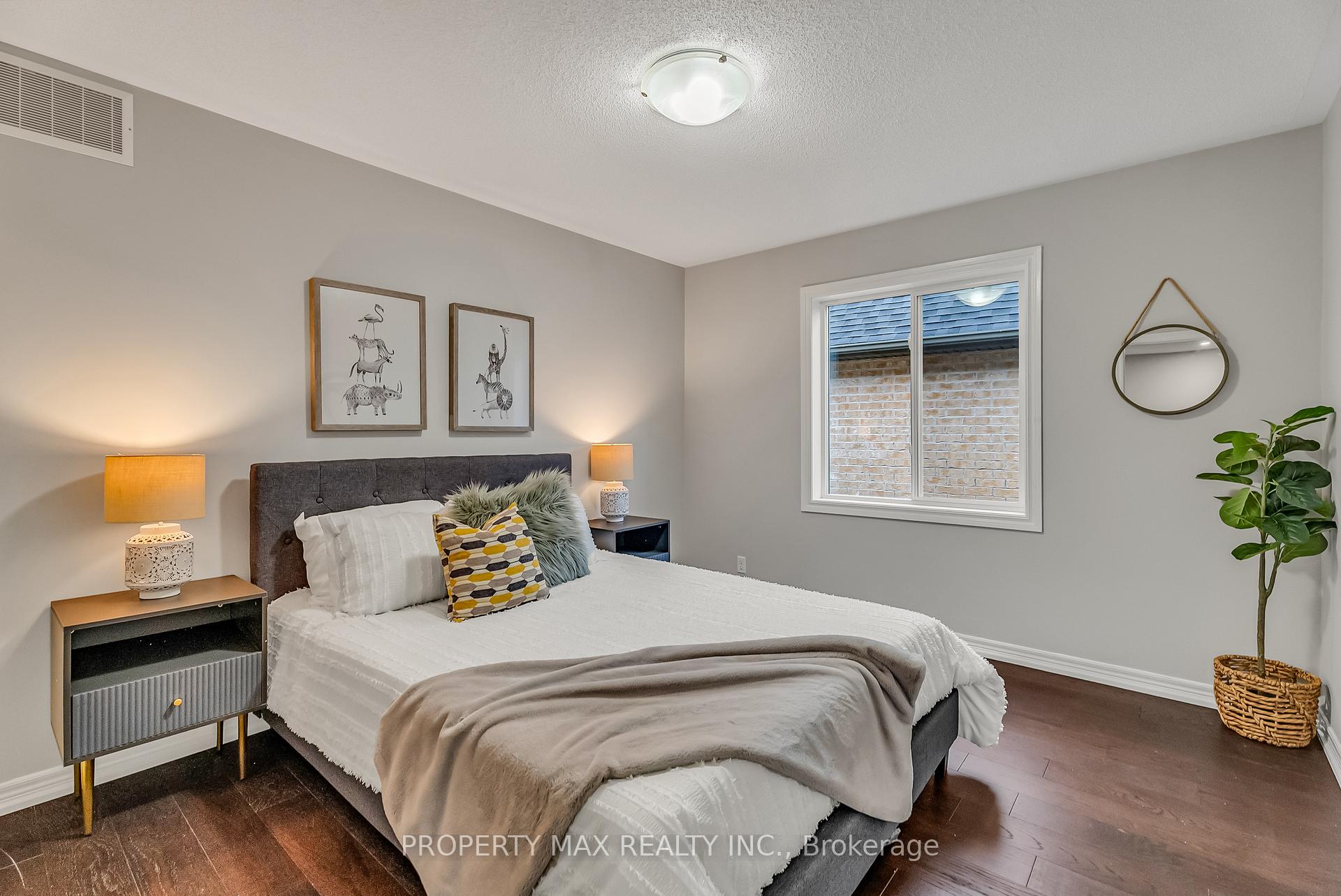 Photo 42 of 40 Britannia Avenue E, Oshawa, Windfields — HOMEH