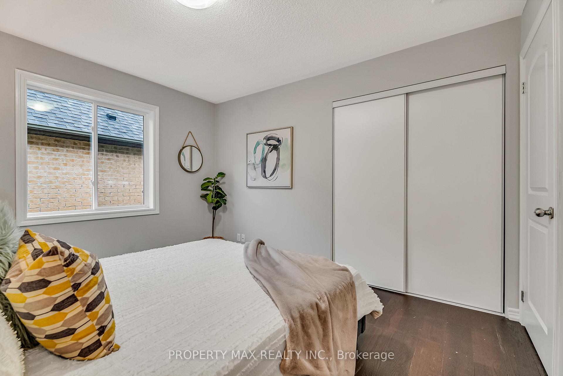 Photo 43 of 40 Britannia Avenue E, Oshawa, Windfields — HOMEH