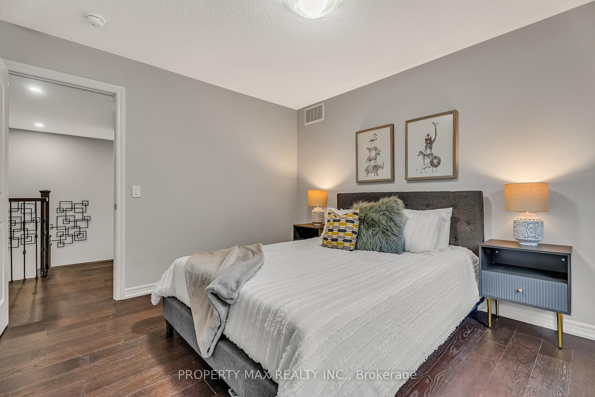 Photo 44 of 40 Britannia Avenue E, Oshawa, Windfields — HOMEH