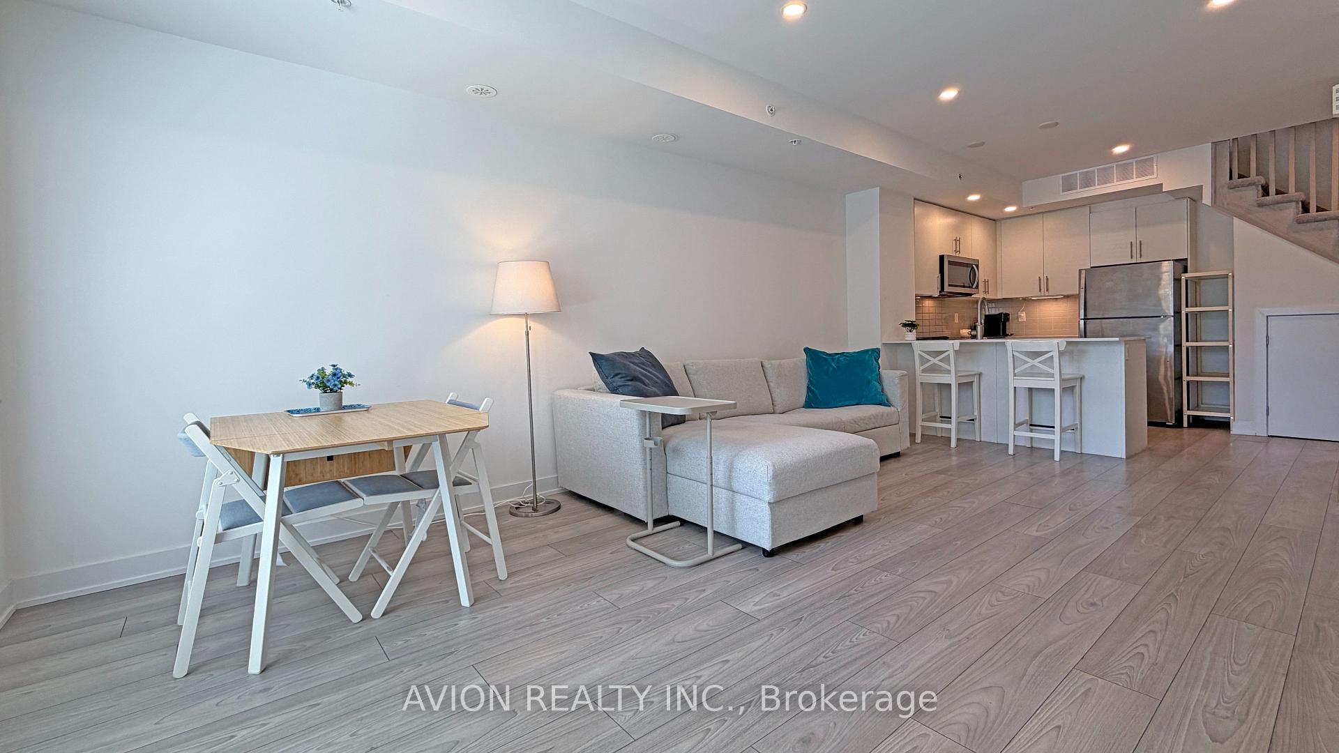 Photo 4 of Unit 8, 3473 Widdicombe Way, Mississauga, Erin Mills — HOMEH