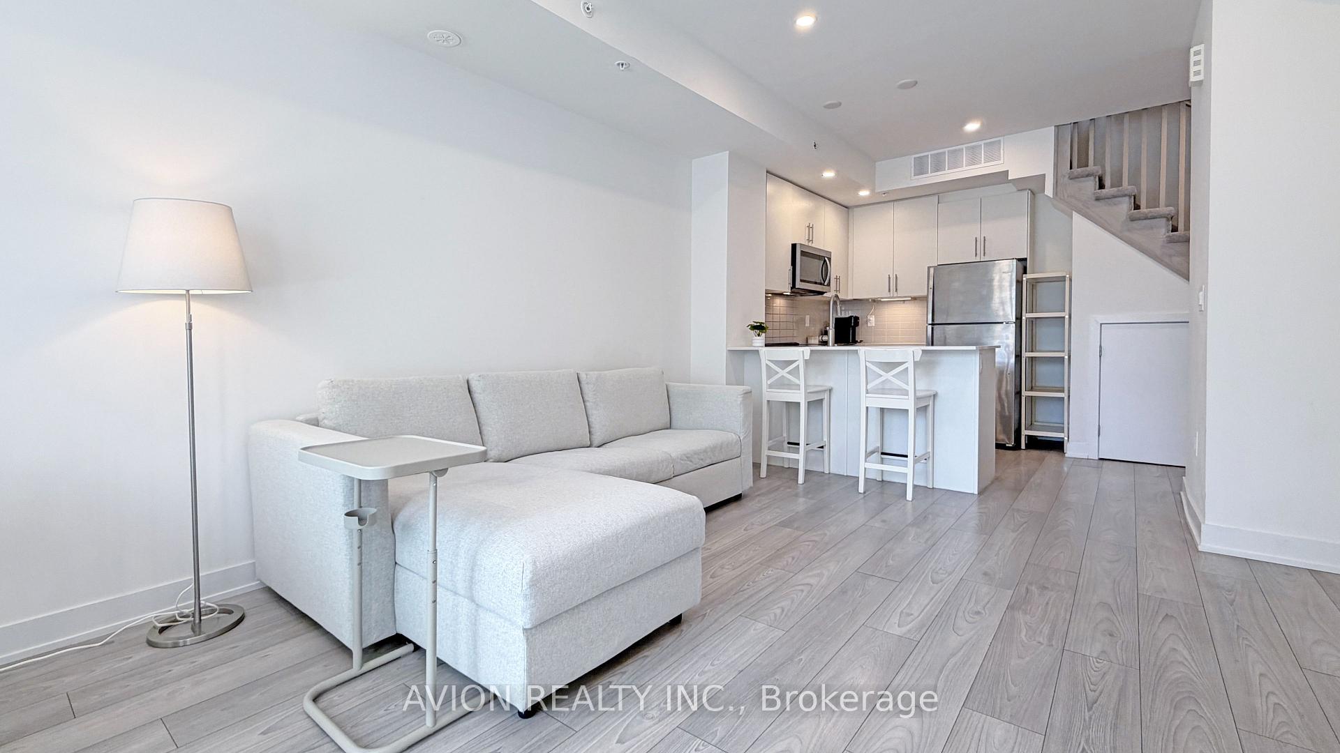 Photo 5 of Unit 8, 3473 Widdicombe Way, Mississauga, Erin Mills — HOMEH