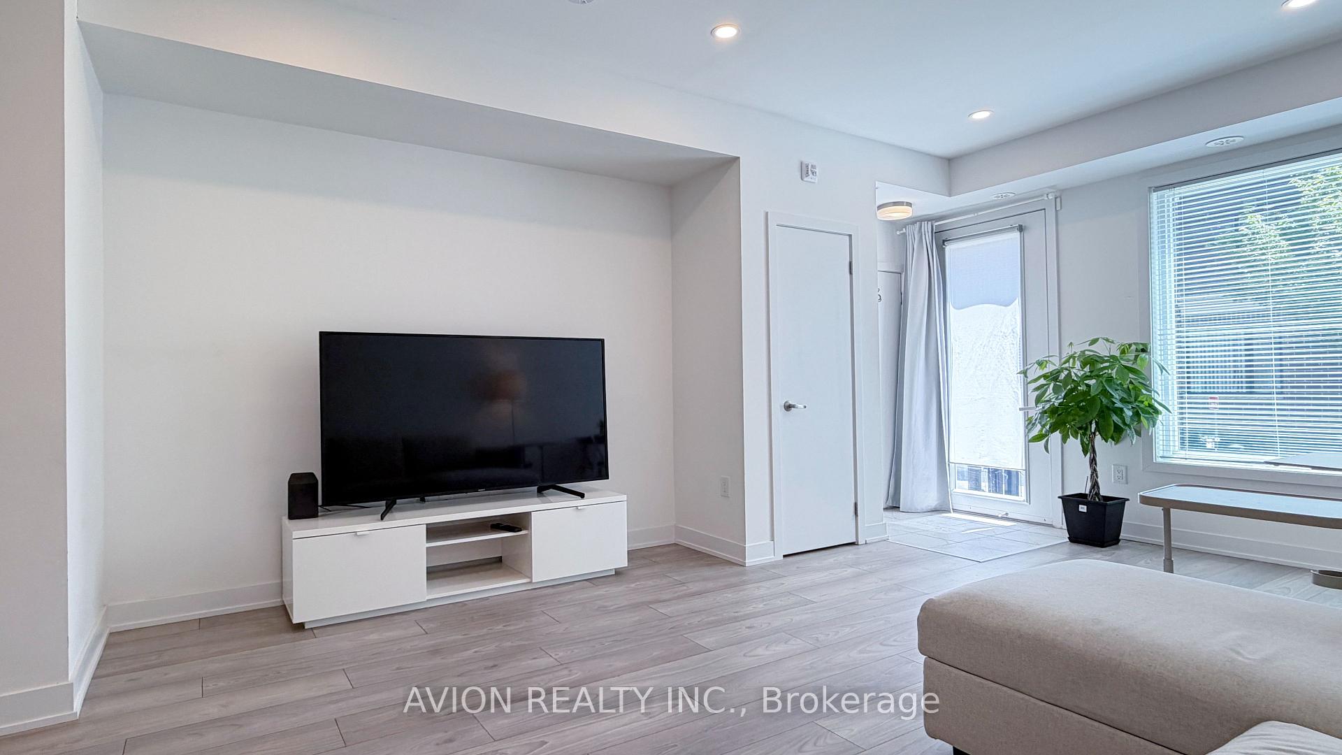 Photo 7 of Unit 8, 3473 Widdicombe Way, Mississauga, Erin Mills — HOMEH