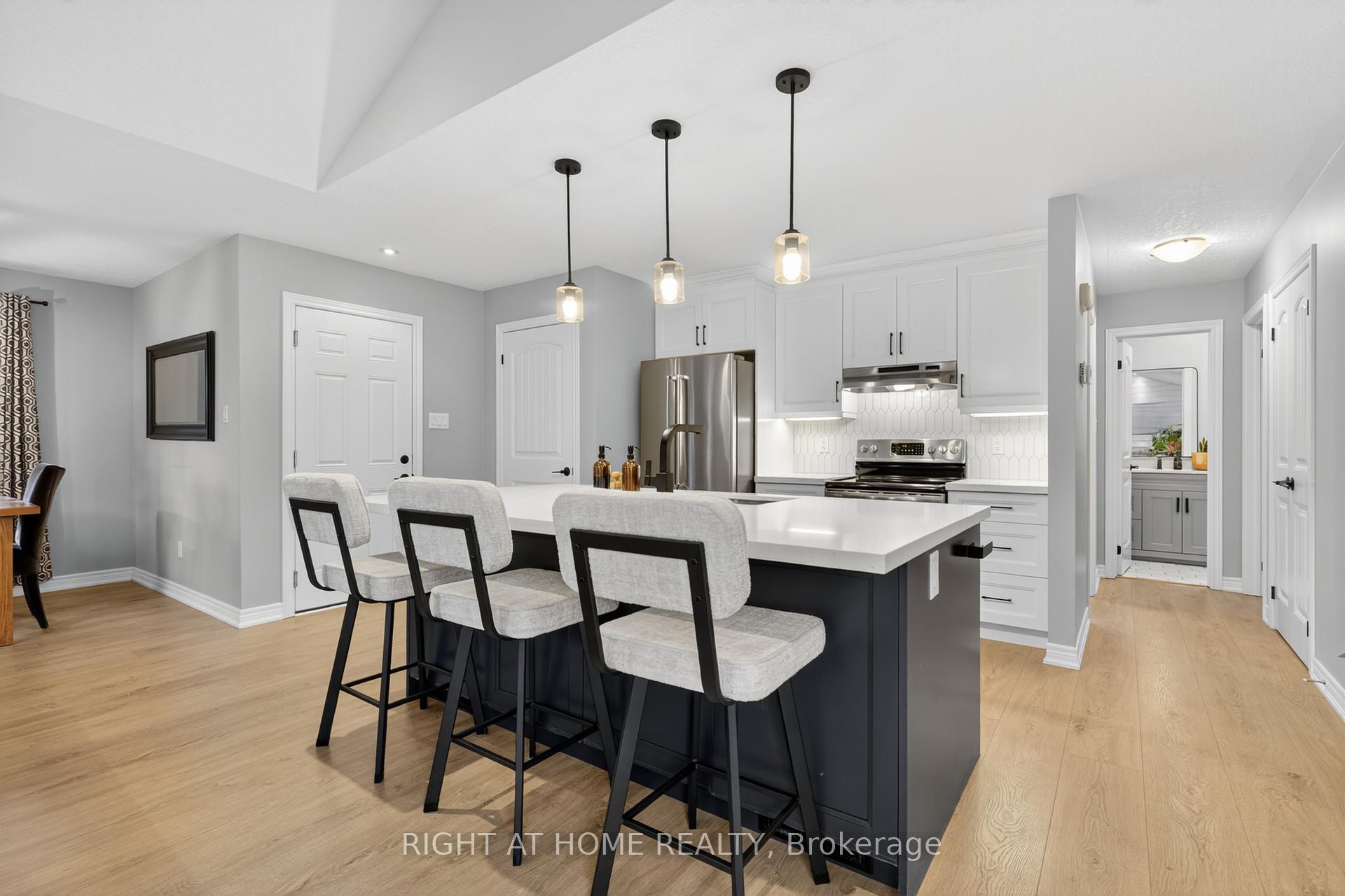 Photo 8 of 3005 Mason Drive, Innisfil, Rural Innisfil — HOMEH