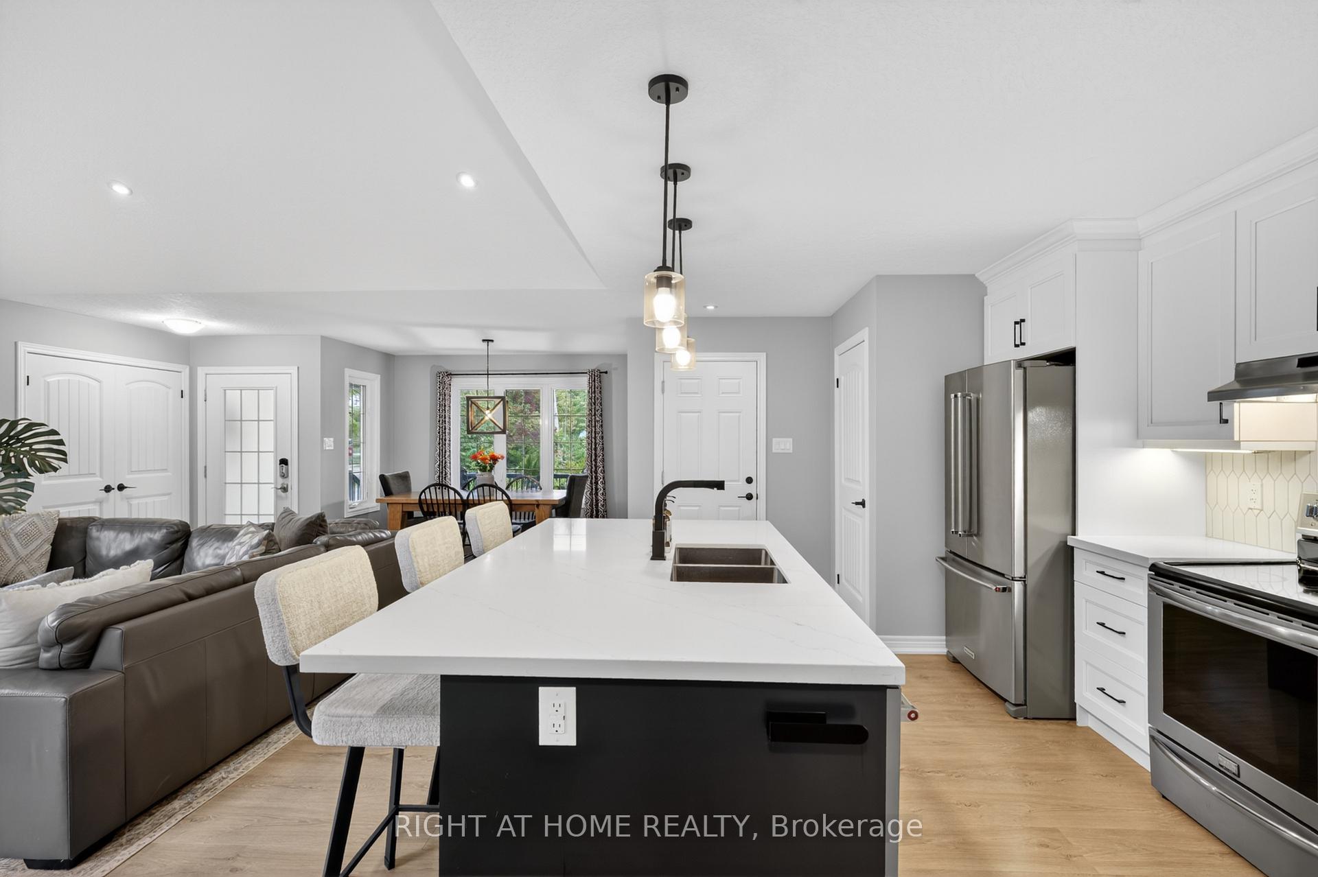 Photo 10 of 3005 Mason Drive, Innisfil, Rural Innisfil — HOMEH