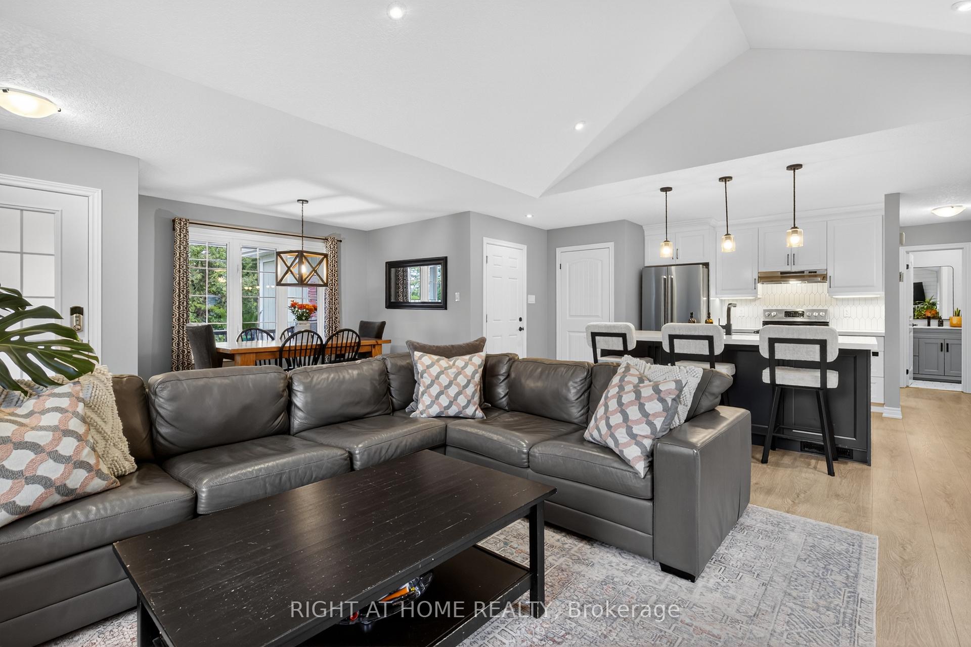 Photo 17 of 3005 Mason Drive, Innisfil, Rural Innisfil — HOMEH
