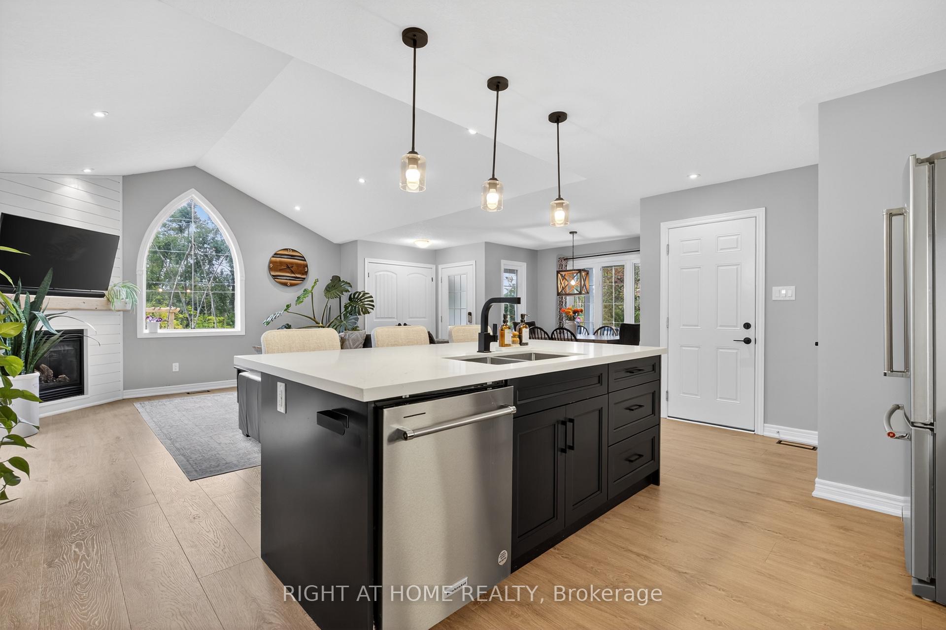 Photo 14 of 3005 Mason Drive, Innisfil, Rural Innisfil — HOMEH
