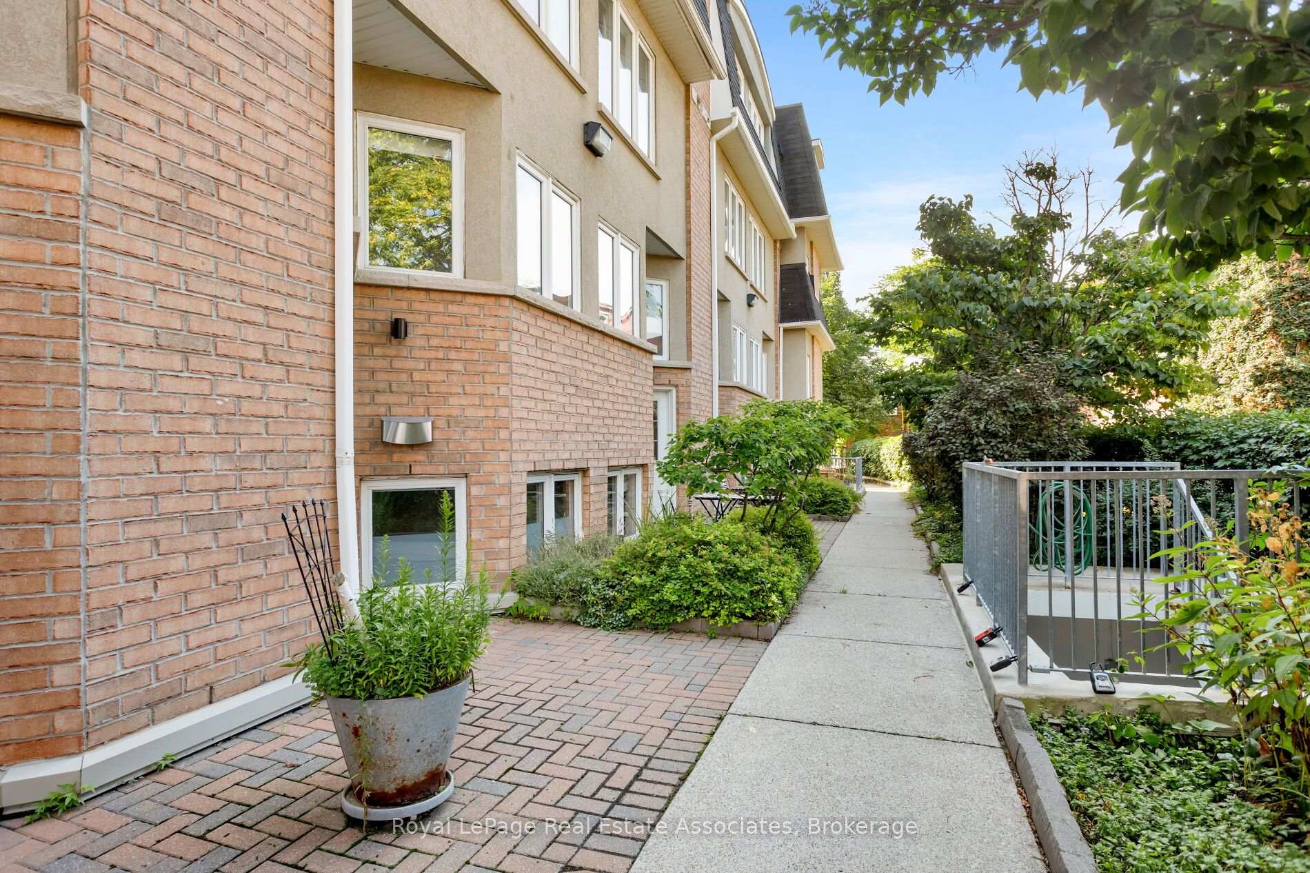 Photo 2 of Unit 140, 30 Merchant Lane, Toronto, Dufferin Grove — HOMEH