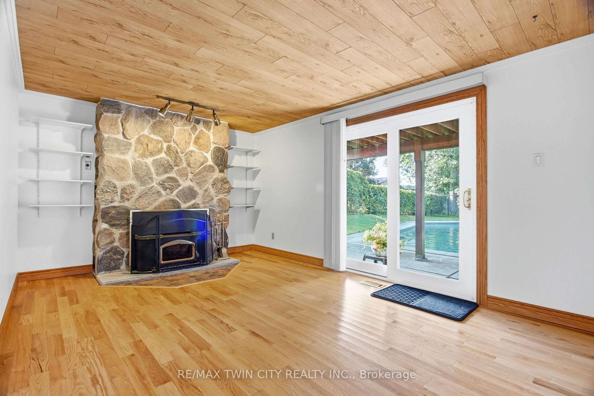 Photo 18 of 25 Alice Crescent, Wilmot — HOMEH