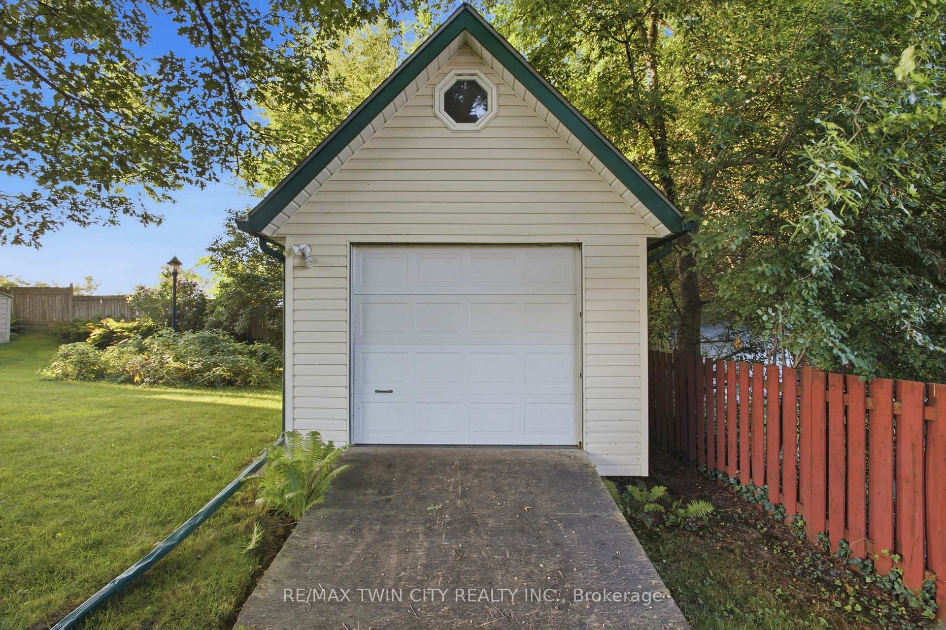 Photo 36 of 25 Alice Crescent, Wilmot — HOMEH