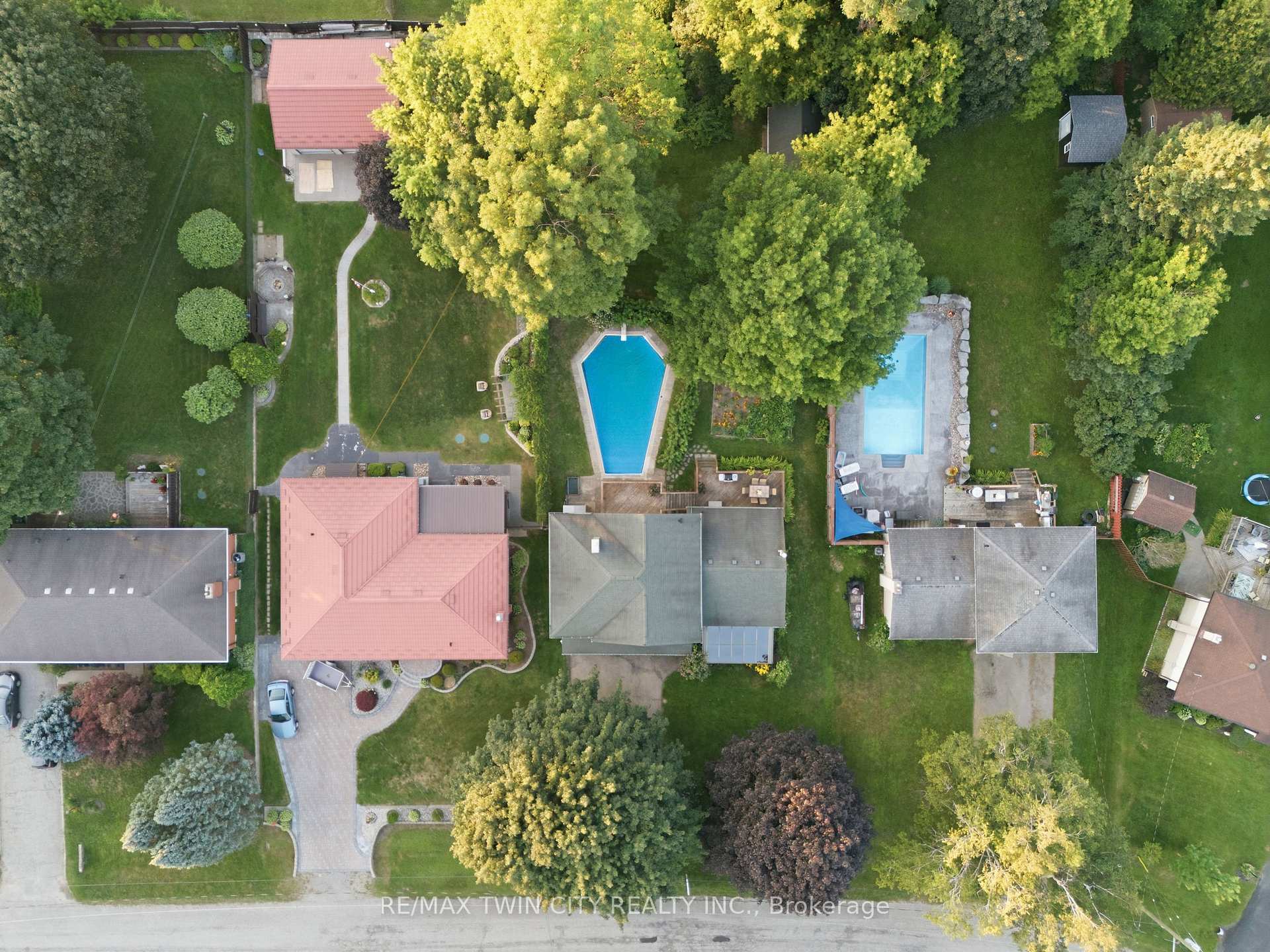 Photo 41 of 25 Alice Crescent, Wilmot — HOMEH