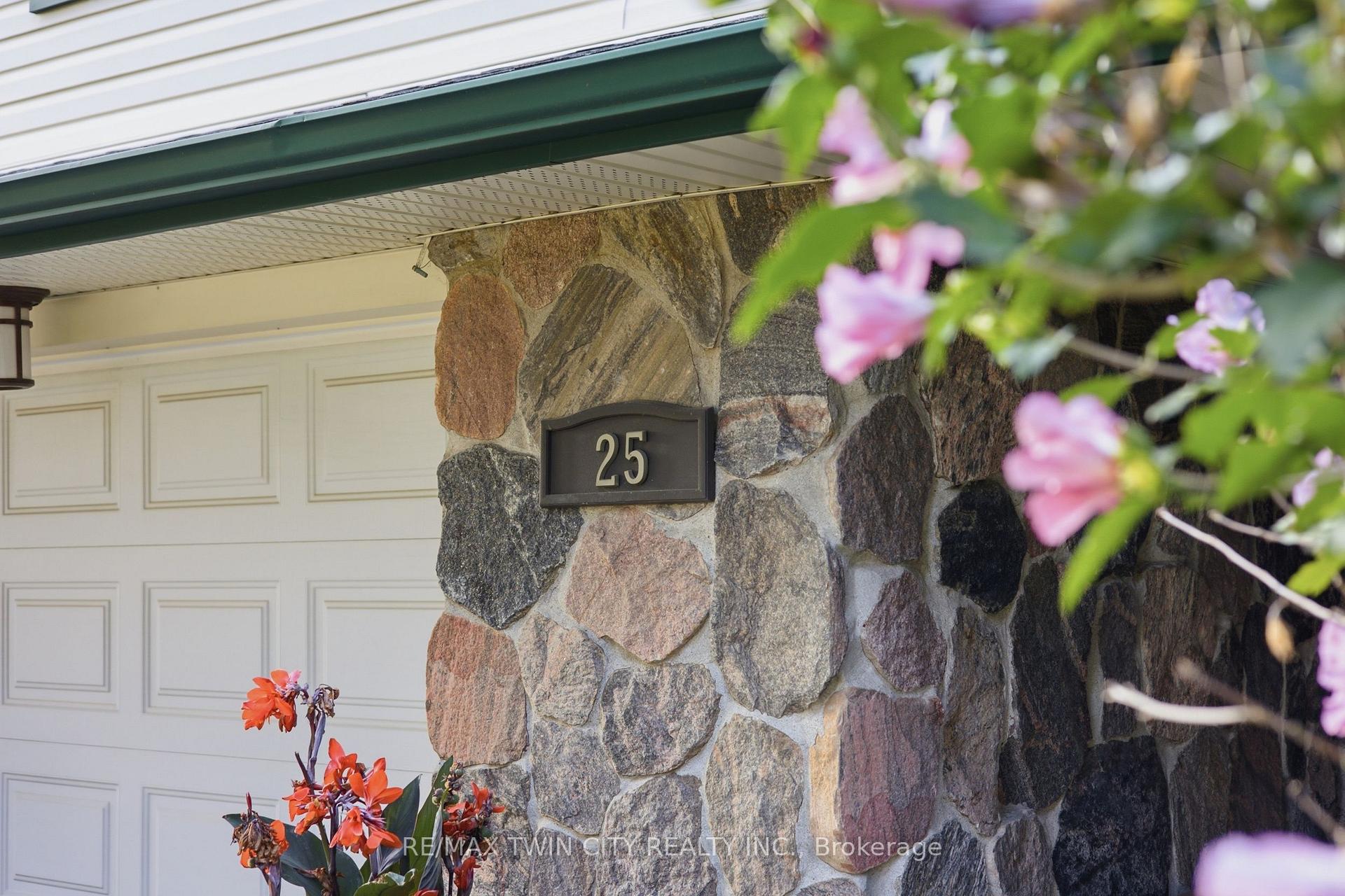Photo 44 of 25 Alice Crescent, Wilmot — HOMEH