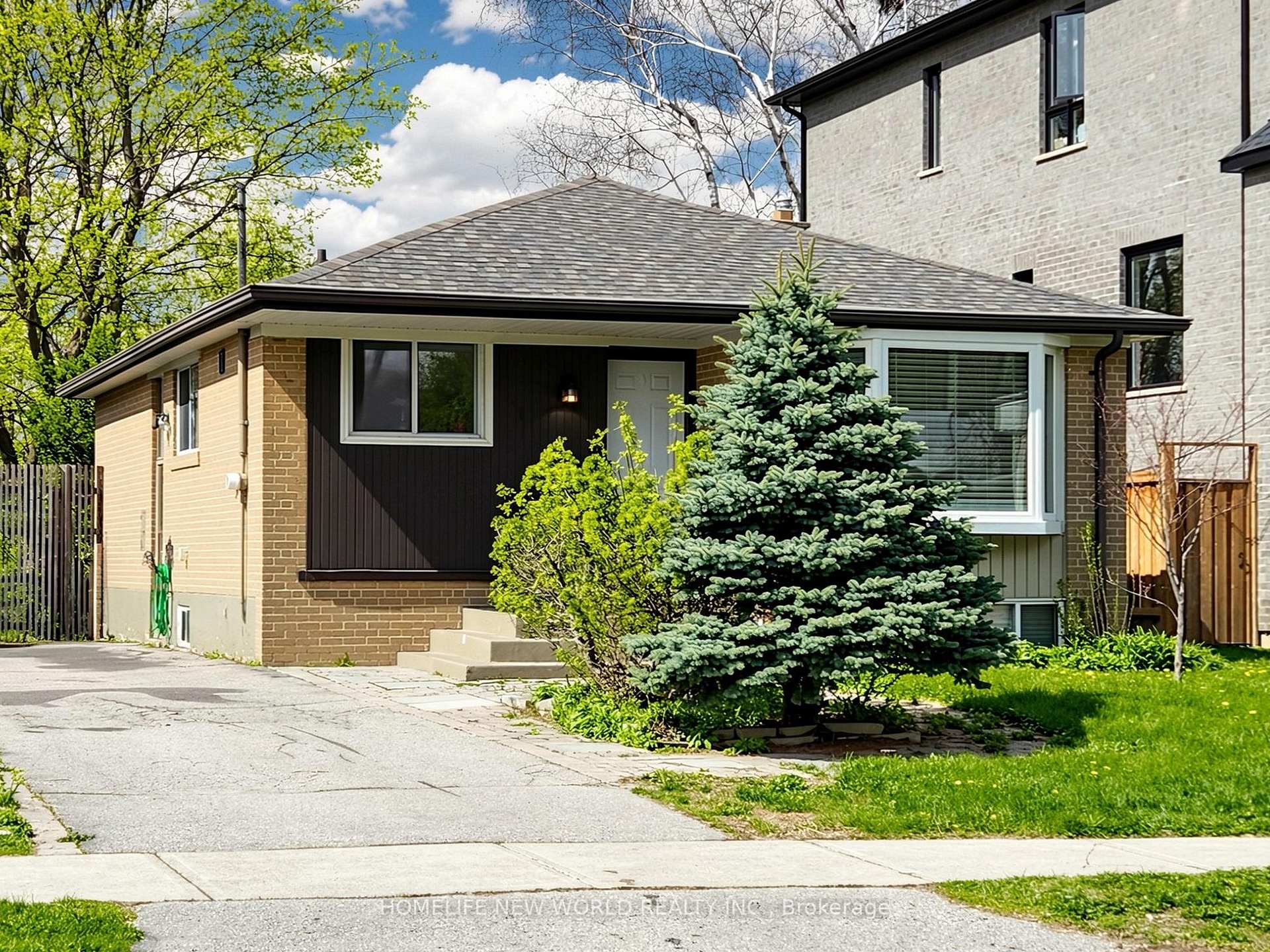 Photo 2 of 74 Child Drive, Aurora, Aurora Highlands — HOMEH
