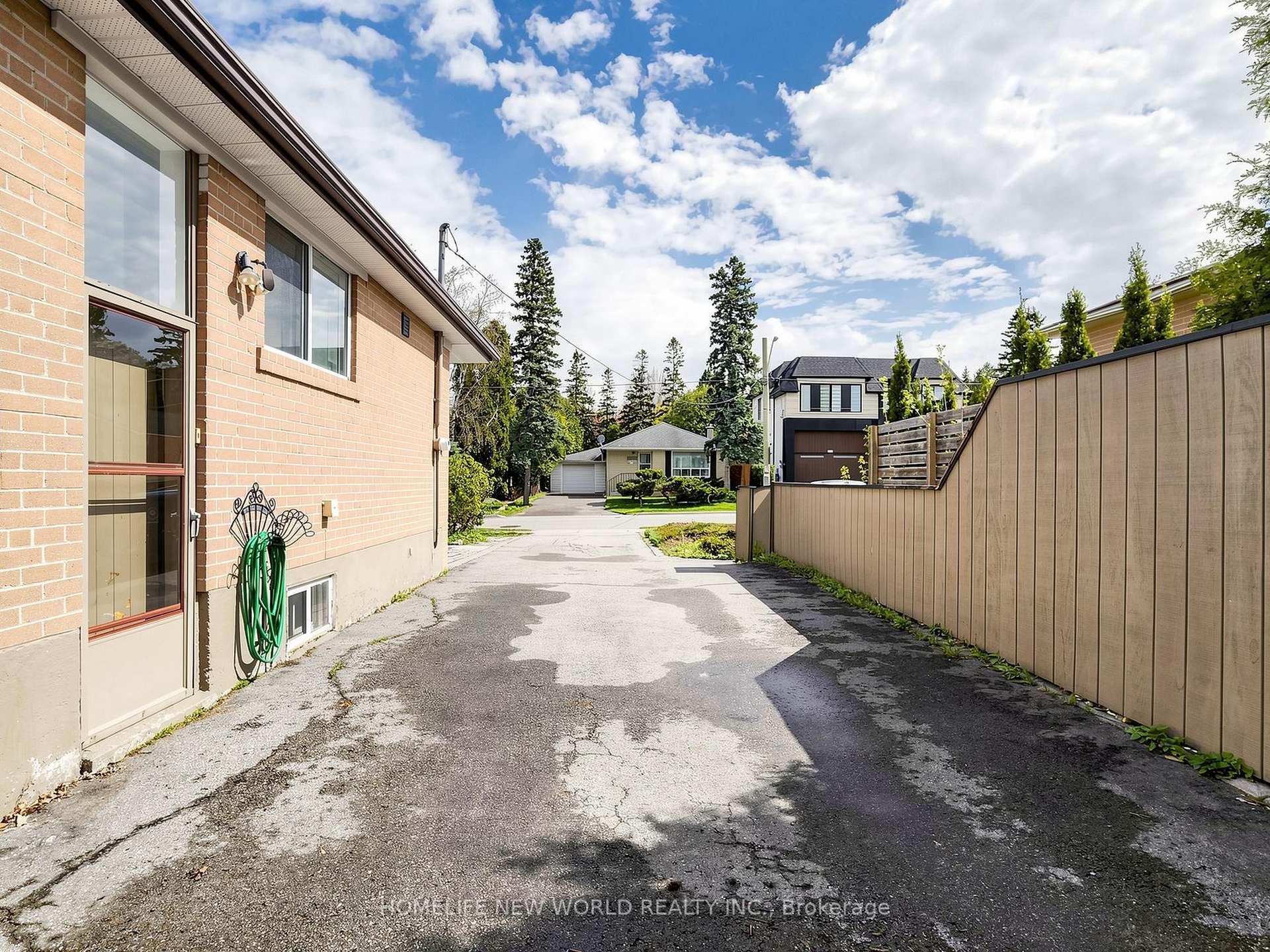 Photo 33 of 74 Child Drive, Aurora, Aurora Highlands — HOMEH