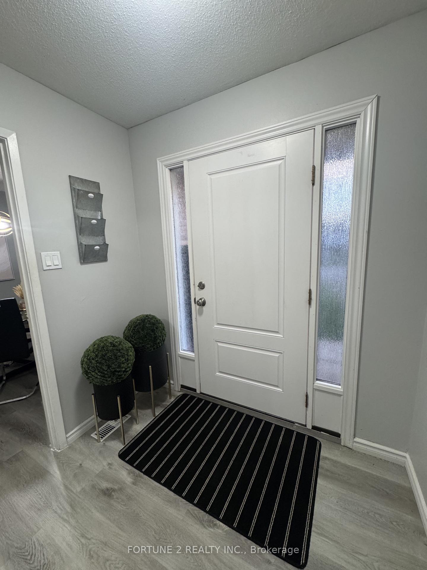 Photo 3 of 21 Roberts Crescent, Kitchener, Alpine — HOMEH
