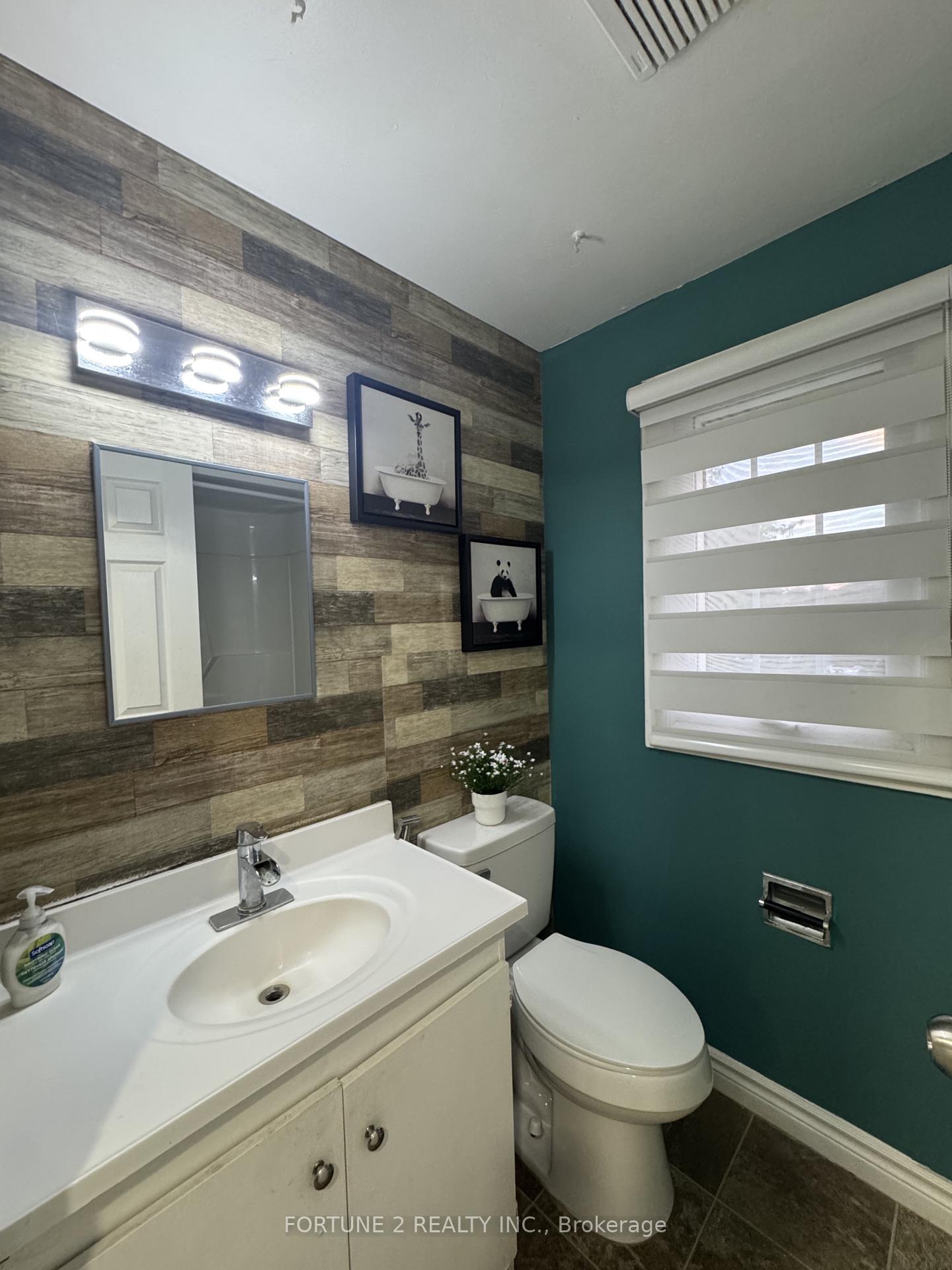 Photo 14 of 21 Roberts Crescent, Kitchener, Alpine — HOMEH