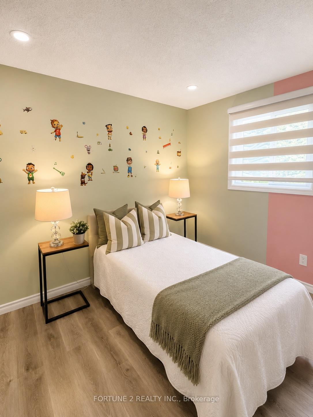 Photo 15 of 21 Roberts Crescent, Kitchener, Alpine — HOMEH