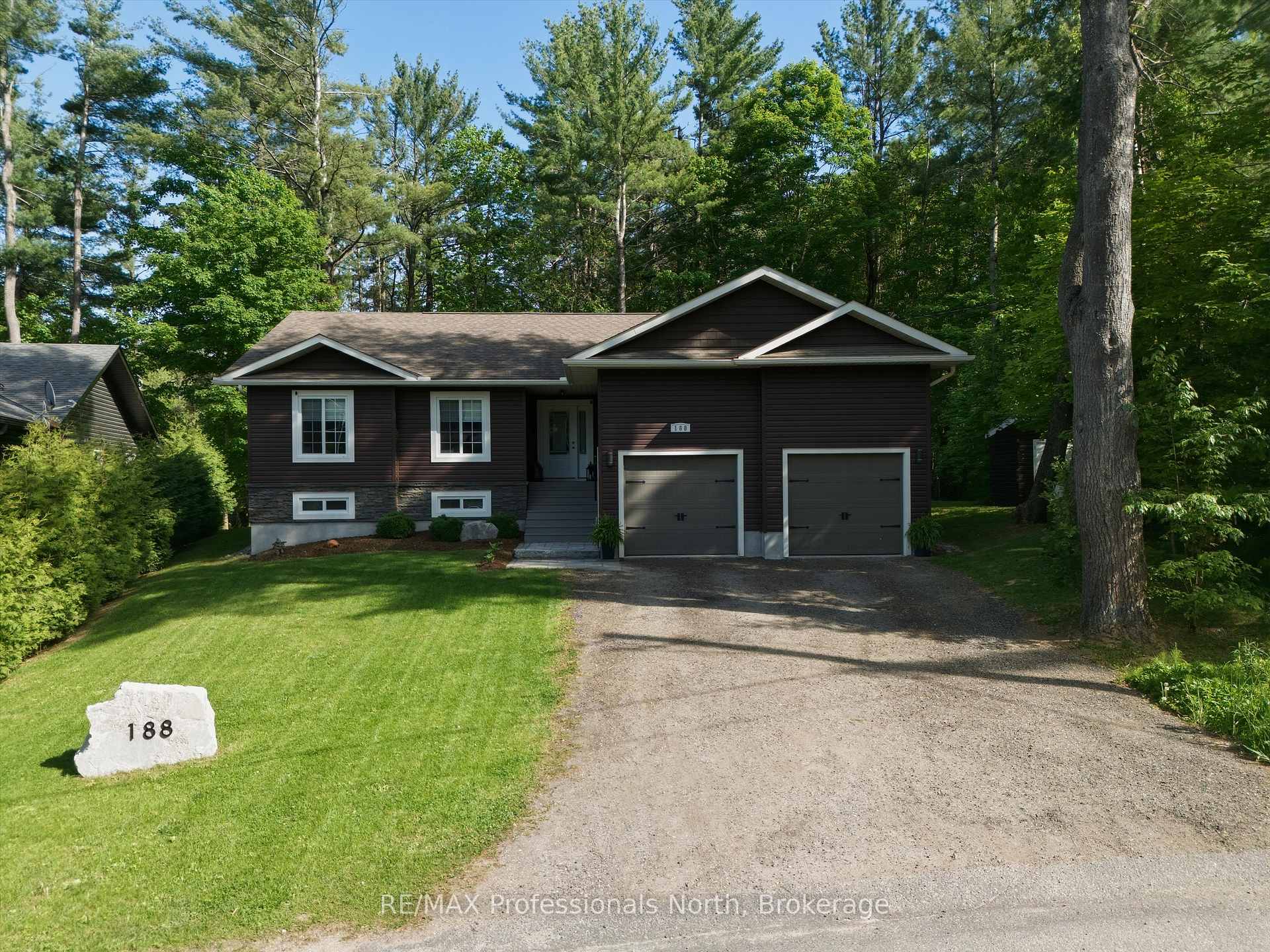 Photo 3 of 188 Vel-Dor Crescent, Bracebridge — HOMEH