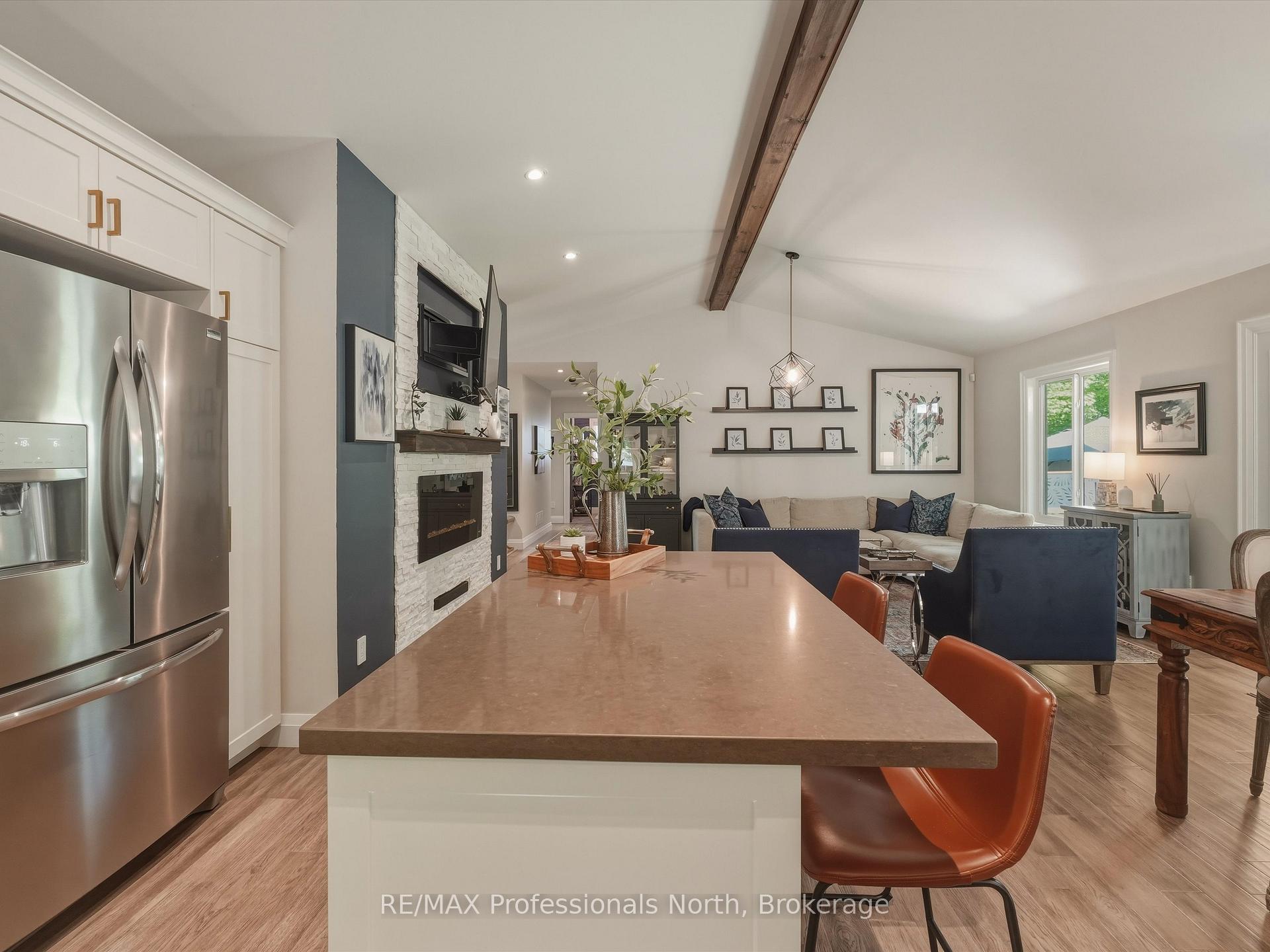 Photo 17 of 188 Vel-Dor Crescent, Bracebridge — HOMEH