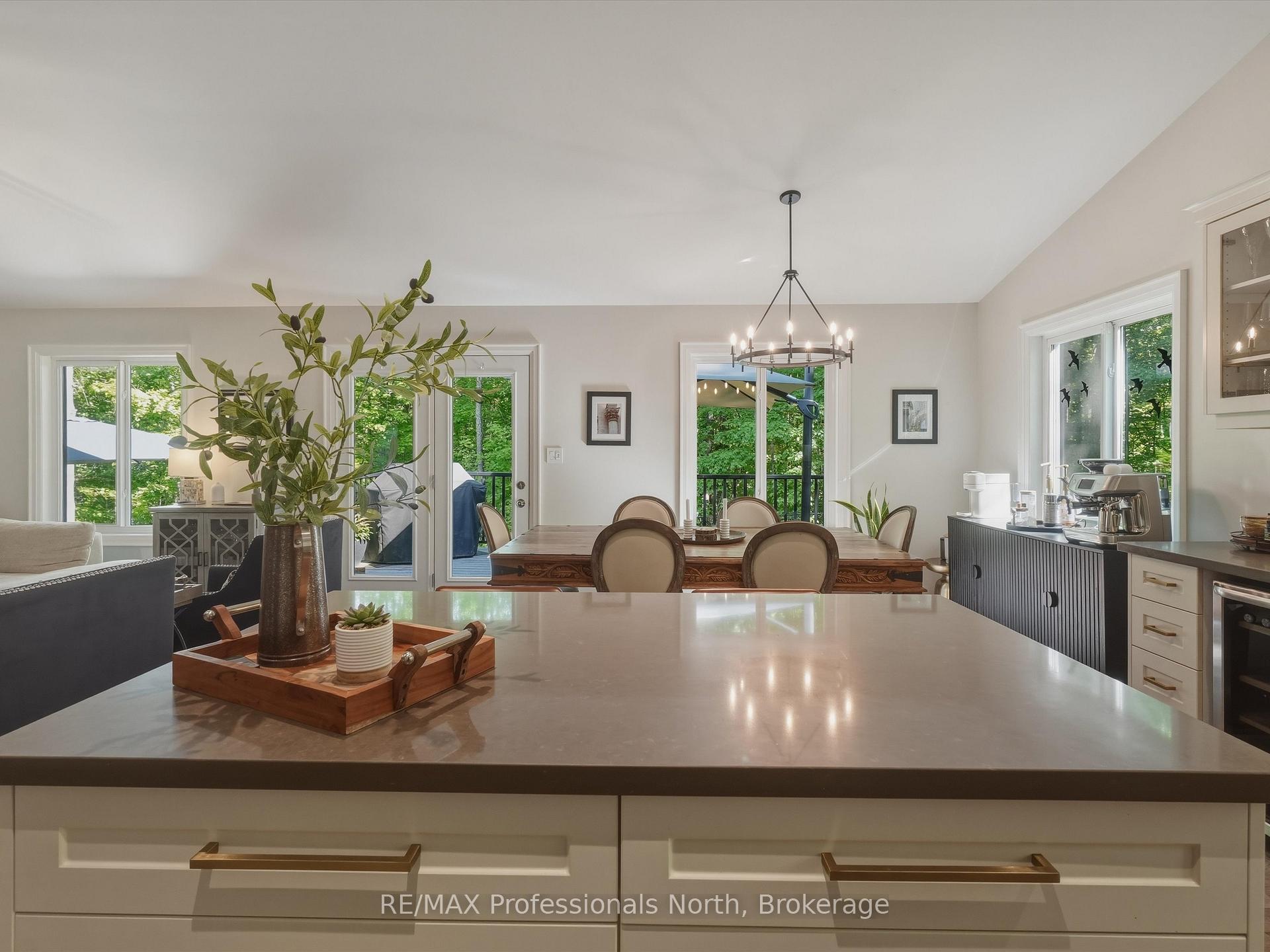 Photo 20 of 188 Vel-Dor Crescent, Bracebridge — HOMEH
