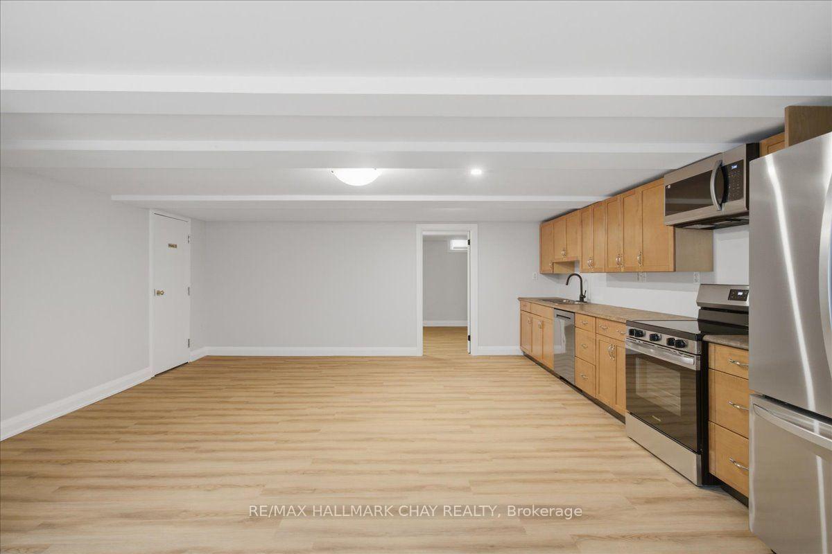 Photo 6 of Unit 4, 15 Parkside Drive, Barrie, Queen's Park — HOMEH