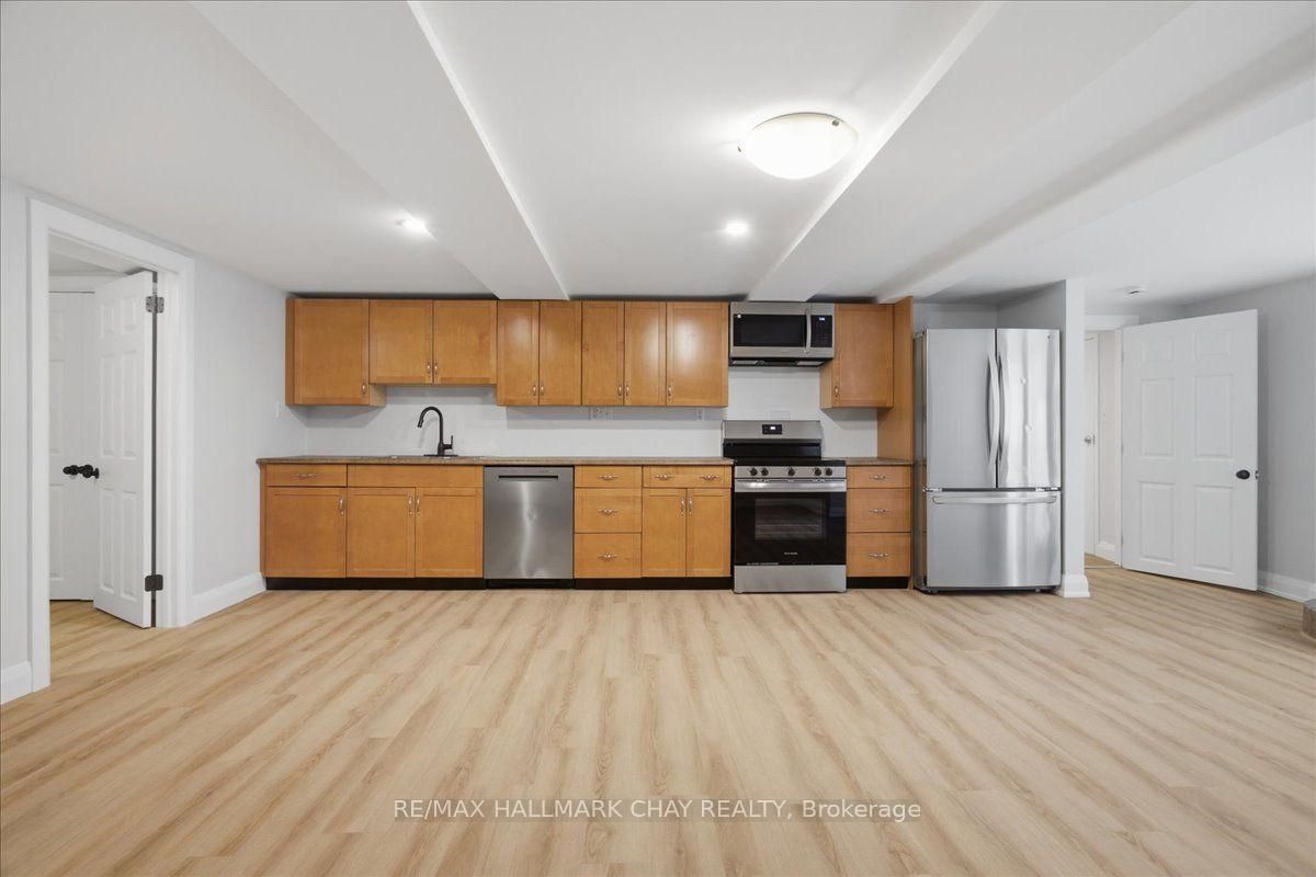 Photo 8 of Unit 4, 15 Parkside Drive, Barrie, Queen's Park — HOMEH
