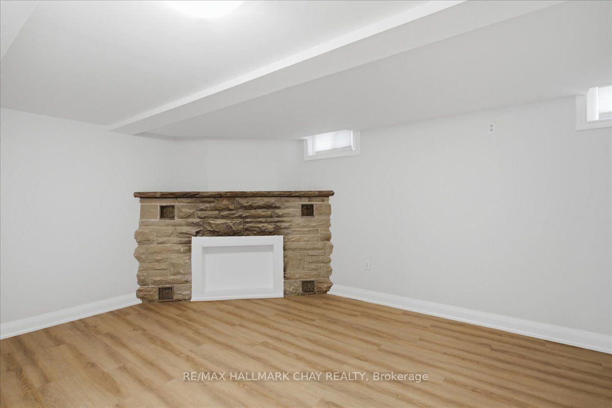 Photo 11 of Unit 4, 15 Parkside Drive, Barrie, Queen's Park — HOMEH