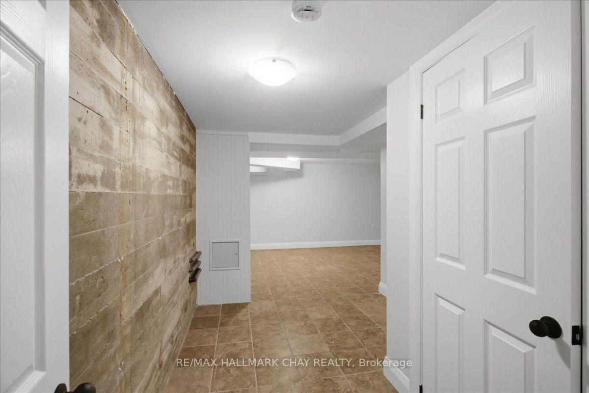 Photo 15 of Unit 4, 15 Parkside Drive, Barrie, Queen's Park — HOMEH