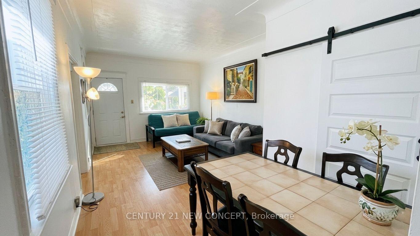 Photo 8 of 106 Emerald Street N, Hamilton, Landsdale — HOMEH