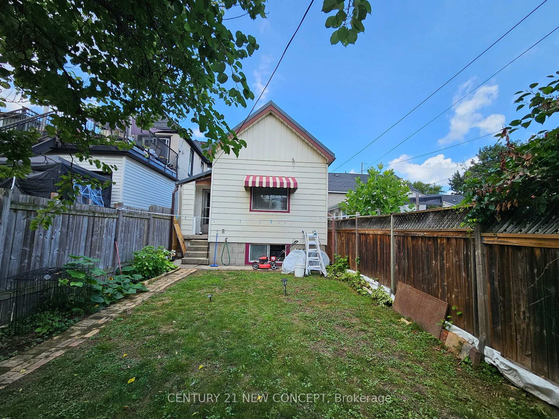 Photo 22 of 106 Emerald Street N, Hamilton, Landsdale — HOMEH
