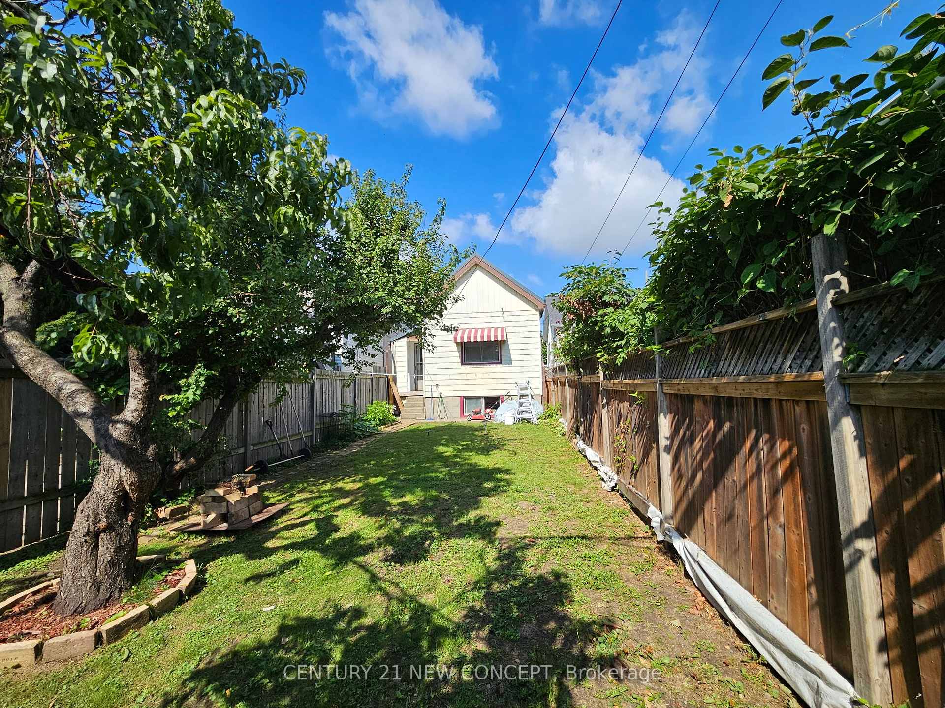 Photo 23 of 106 Emerald Street N, Hamilton, Landsdale — HOMEH