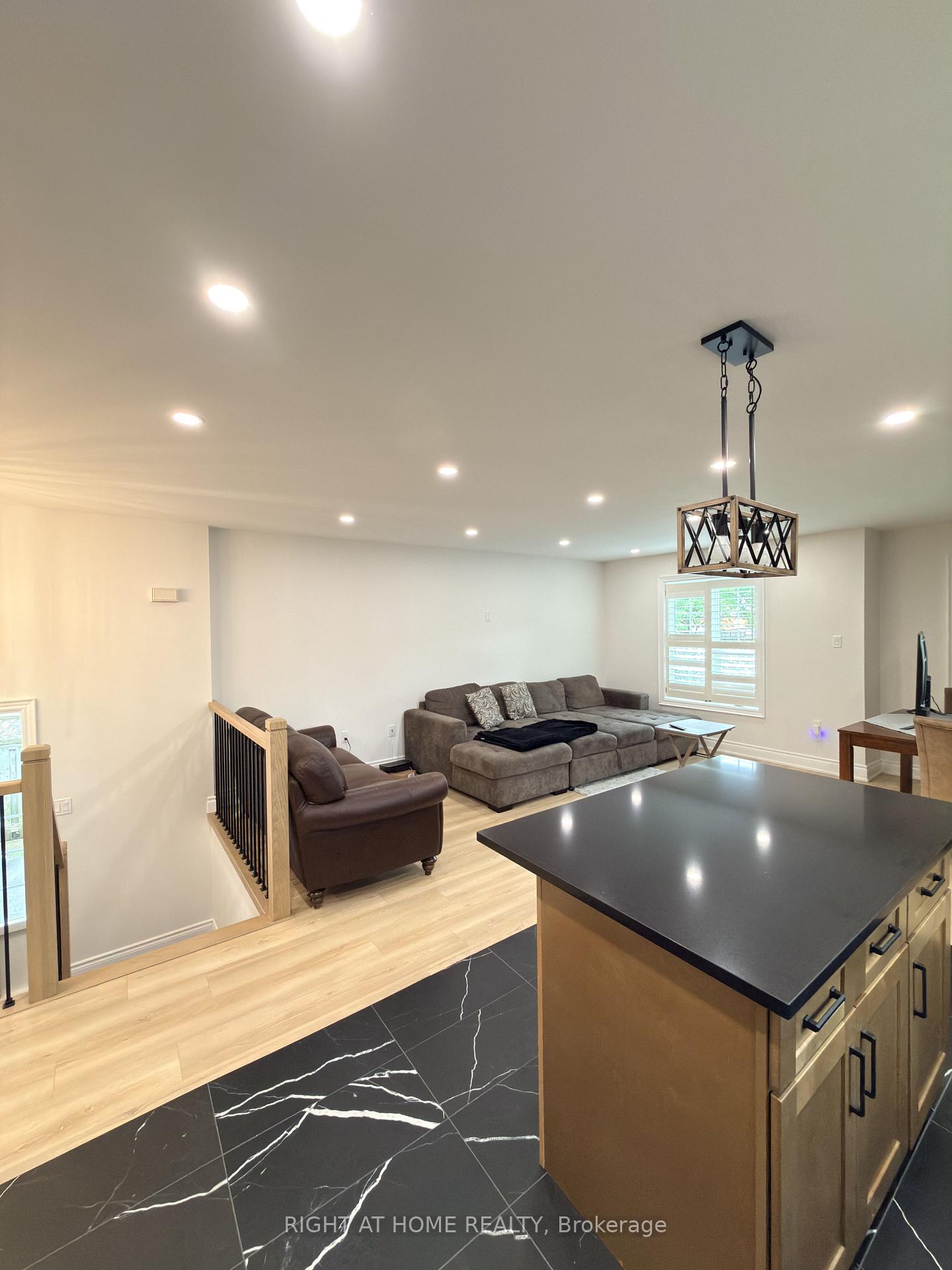 Photo 7 of Unit Main, 73 Barre Drive, Barrie, Painswick North — HOMEH