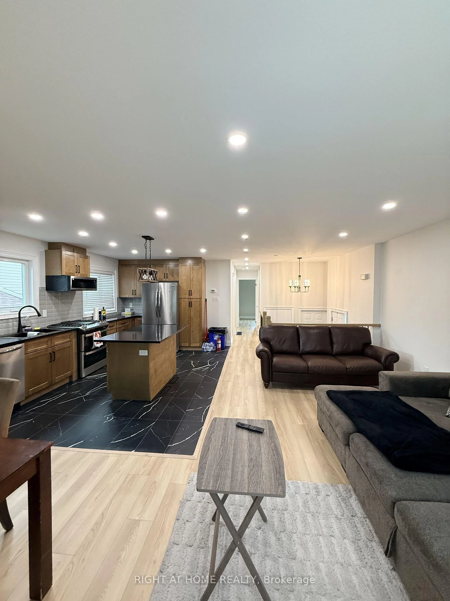 Photo 2 of Unit Main, 73 Barre Drive, Barrie, Painswick North — HOMEH
