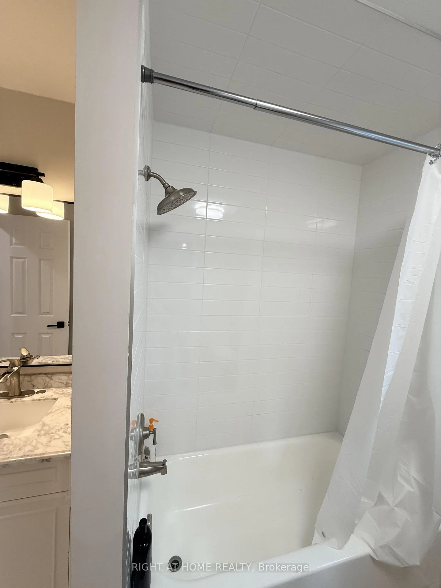 Photo 8 of Unit Main, 73 Barre Drive, Barrie, Painswick North — HOMEH