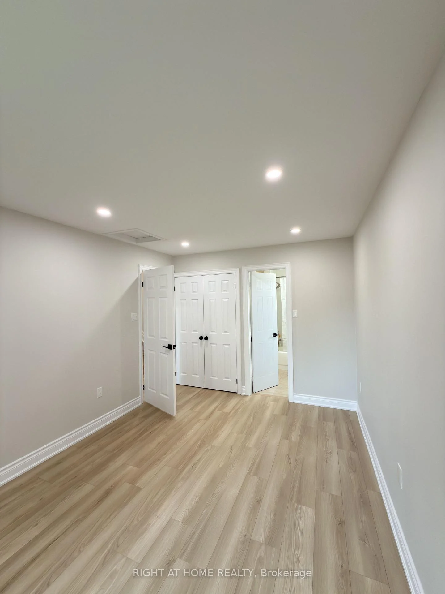 Photo 32 of Unit Main, 73 Barre Drive, Barrie, Painswick North — HOMEH