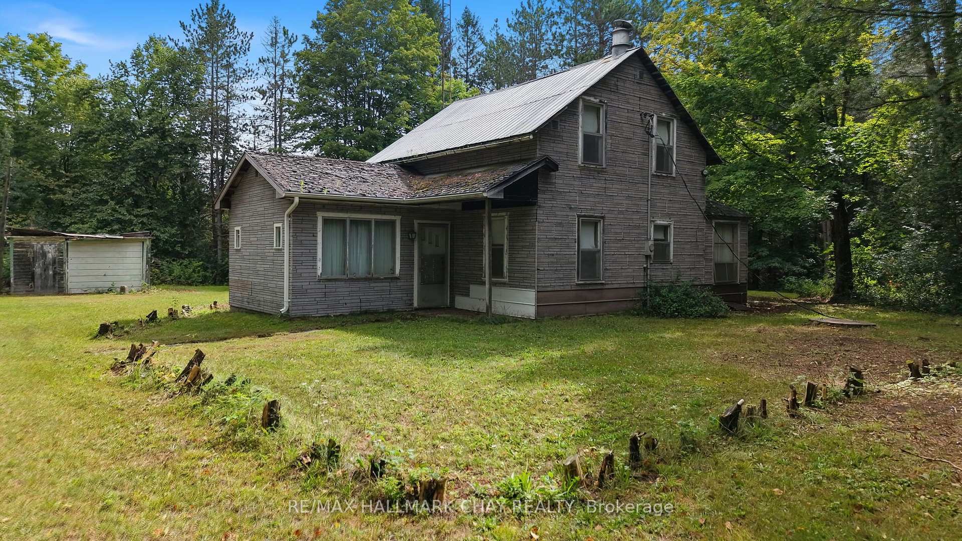 Photo 3 of 1347 Old Second Road N, Springwater, Hillsdale — HOMEH