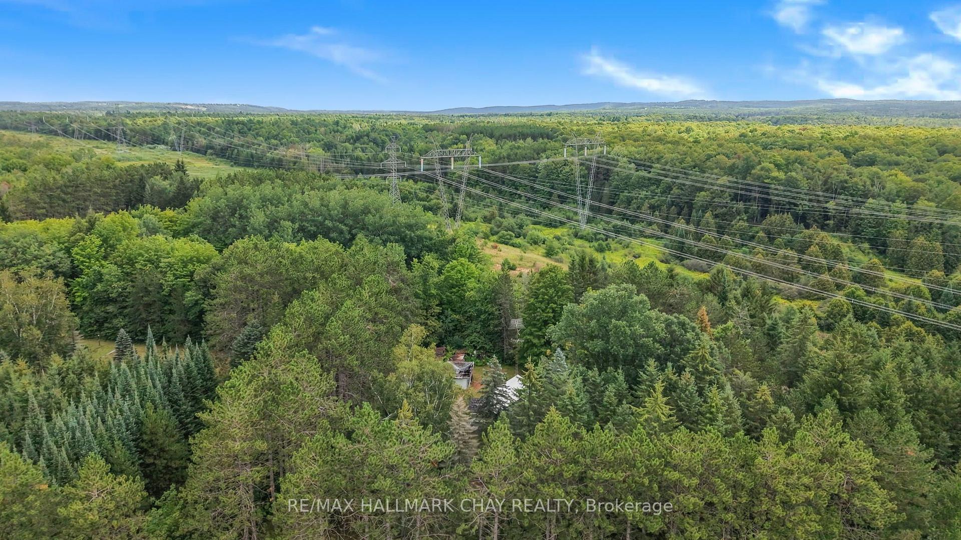 Photo 6 of 1347 Old Second Road N, Springwater, Hillsdale — HOMEH