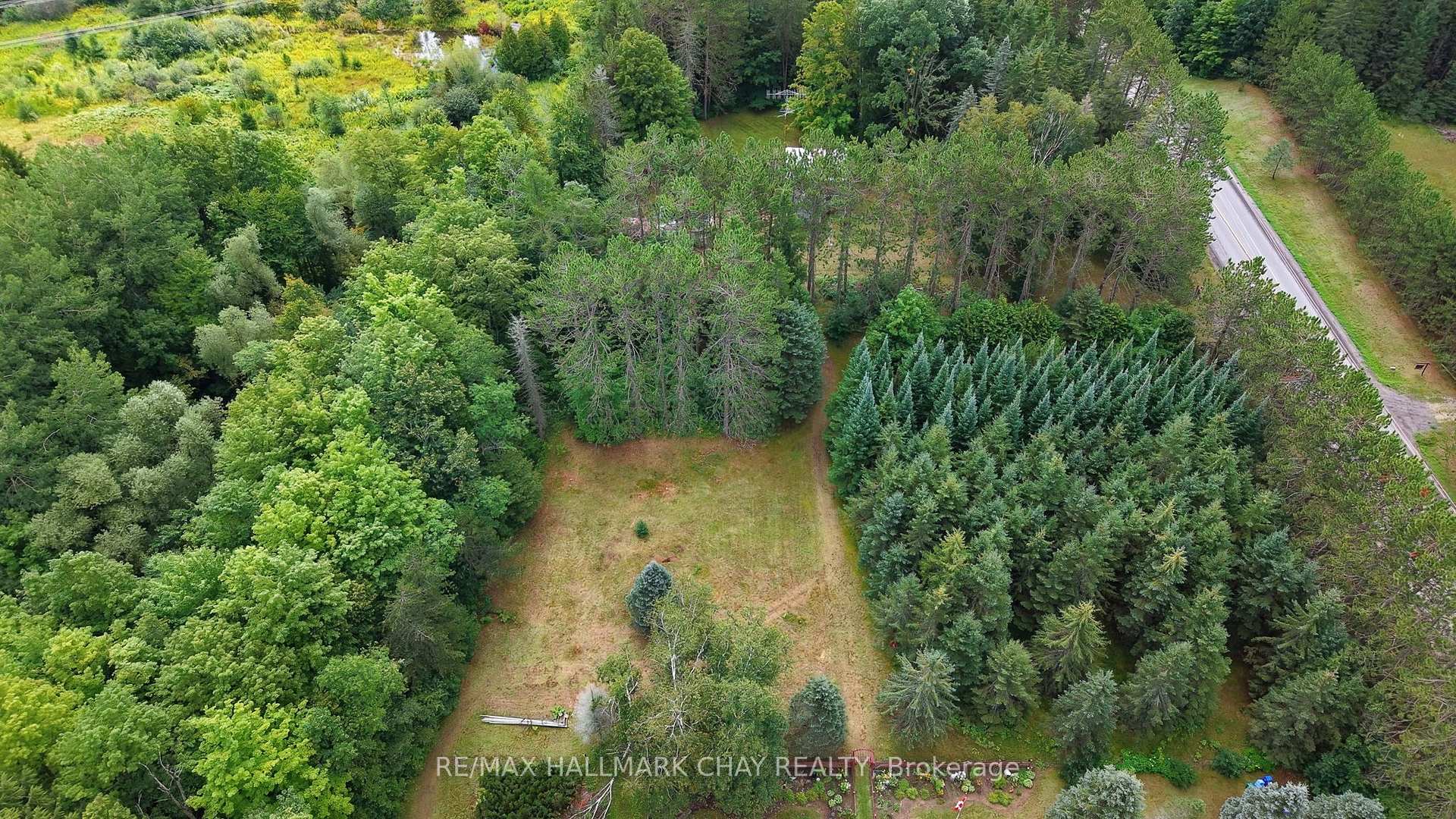 Photo 12 of 1347 Old Second Road N, Springwater, Hillsdale — HOMEH