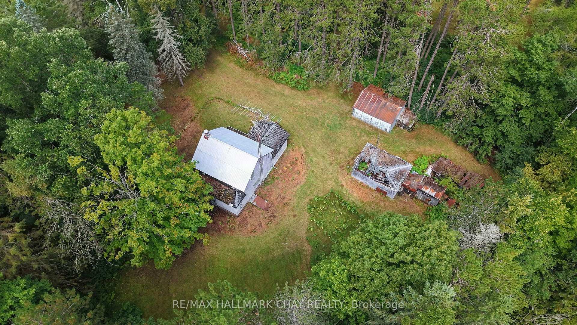 Photo 20 of 1347 Old Second Road N, Springwater, Hillsdale — HOMEH
