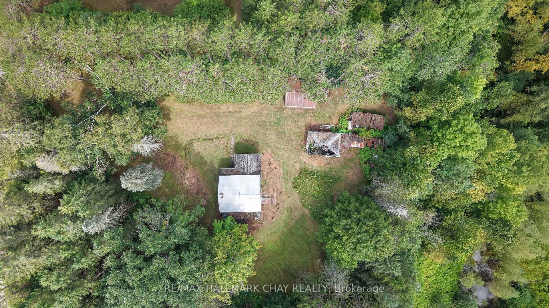 Photo 23 of 1347 Old Second Road N, Springwater, Hillsdale — HOMEH