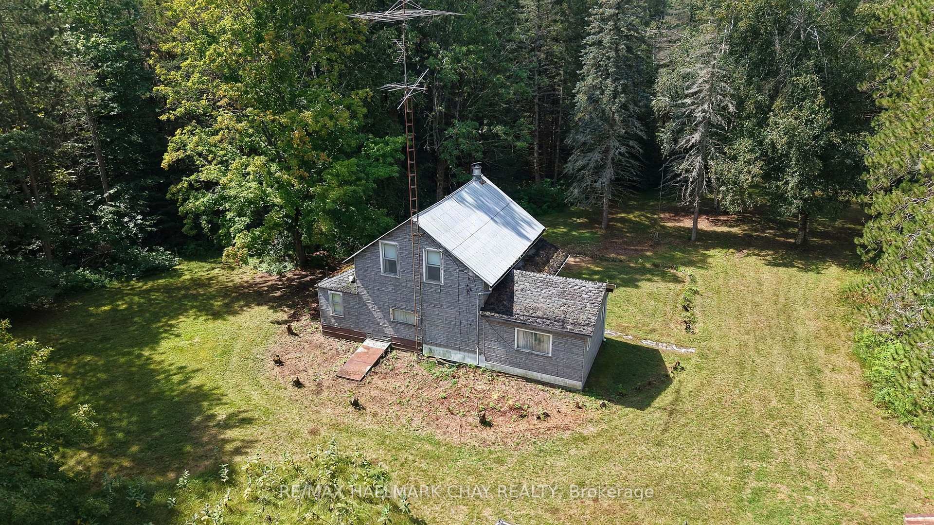 Photo 25 of 1347 Old Second Road N, Springwater, Hillsdale — HOMEH