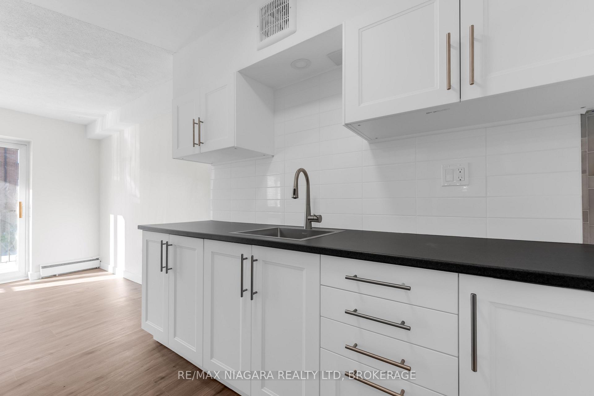 Photo 7 of Unit 25, 452 Carlton Street, St. Catharines, Facer — HOMEH