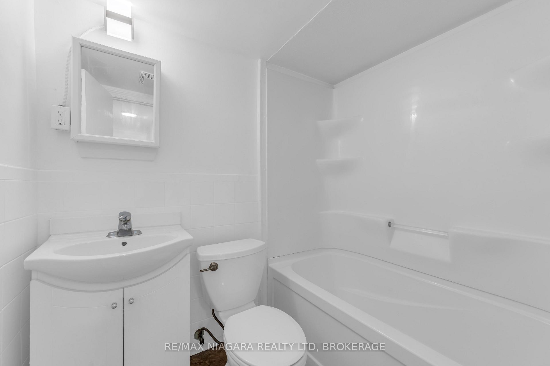 Photo 14 of Unit 25, 452 Carlton Street, St. Catharines, Facer — HOMEH