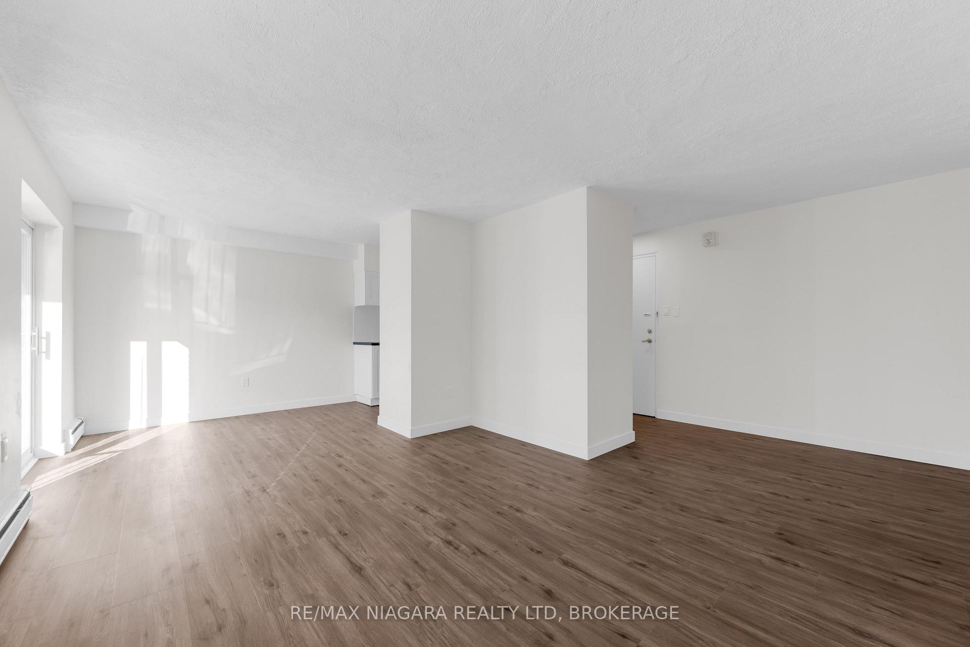 Photo 17 of Unit 25, 452 Carlton Street, St. Catharines, Facer — HOMEH
