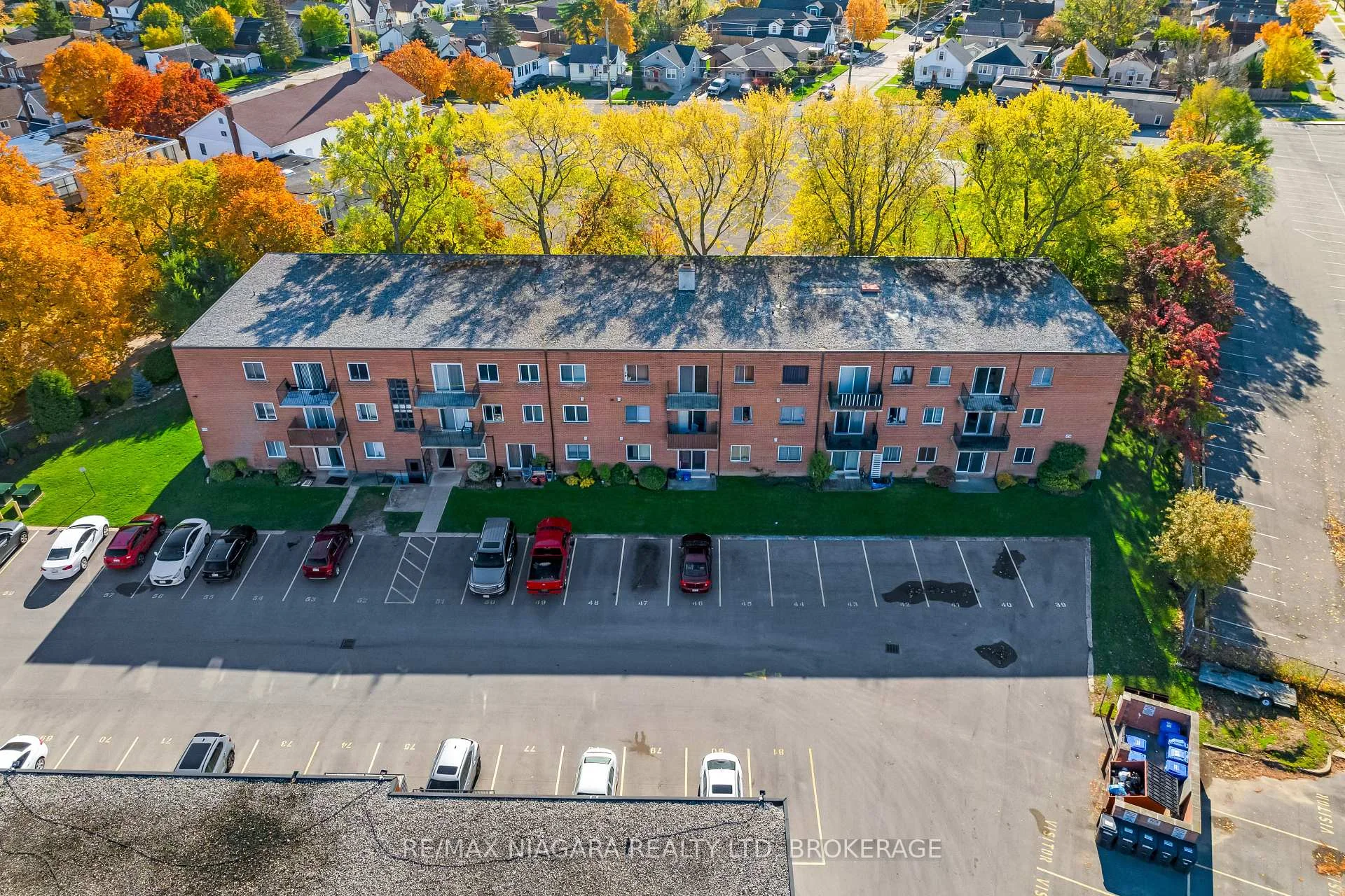 Photo 4 of Unit 25, 452 Carlton Street, St. Catharines, Facer — HOMEH
