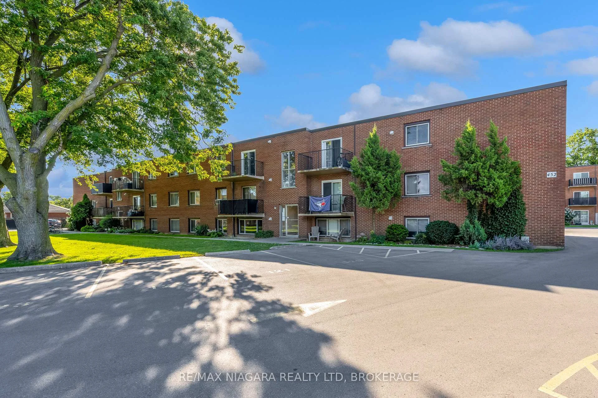 Photo 6 of Unit 25, 452 Carlton Street, St. Catharines, Facer — HOMEH