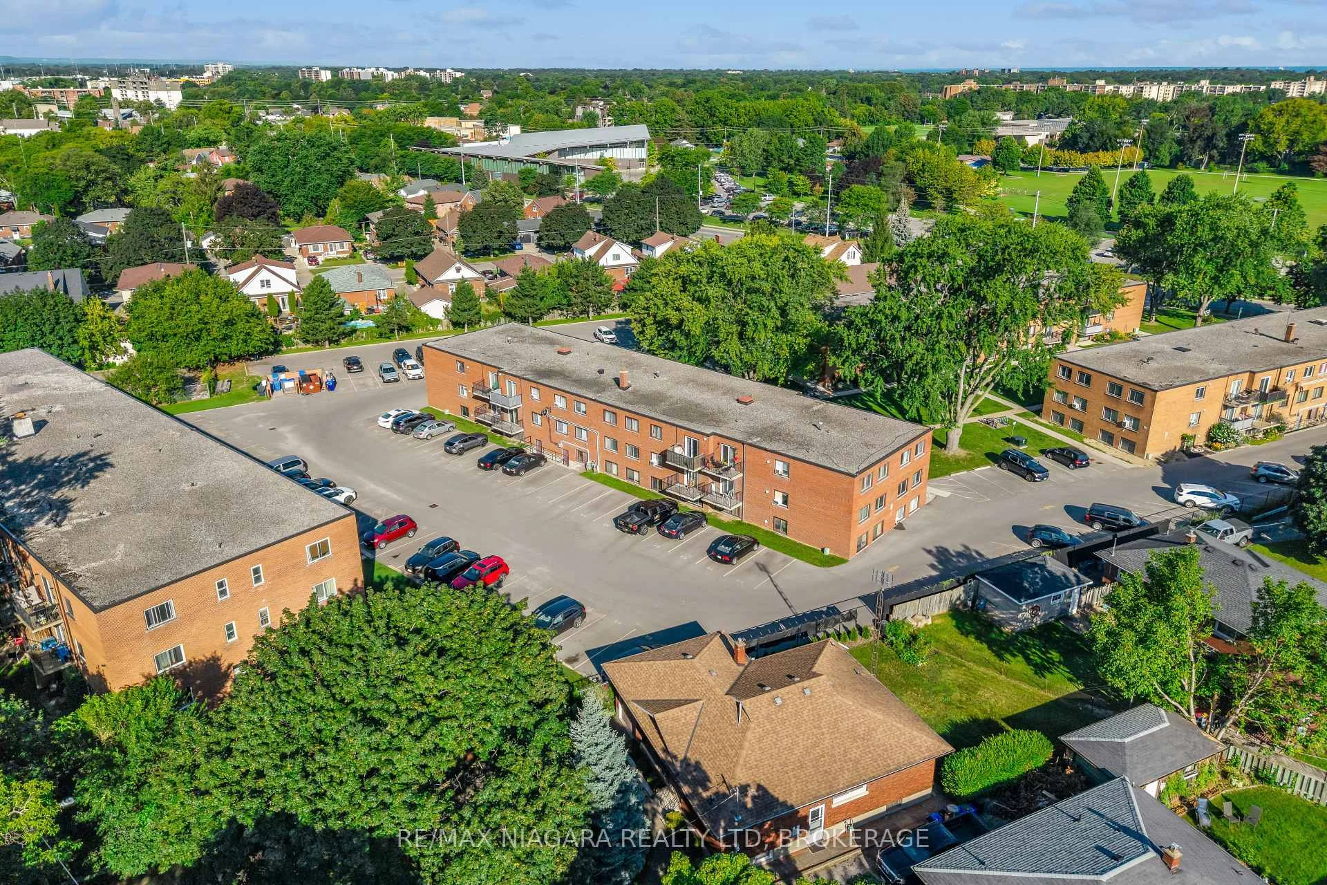 Photo 31 of Unit 25, 452 Carlton Street, St. Catharines, Facer — HOMEH