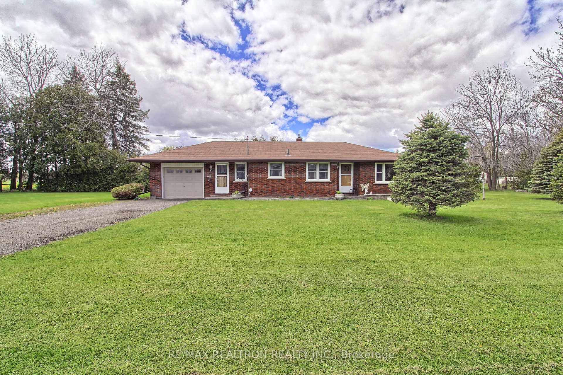 Photo 4 of 24342 Highway 48, Georgina, Baldwin — HOMEH