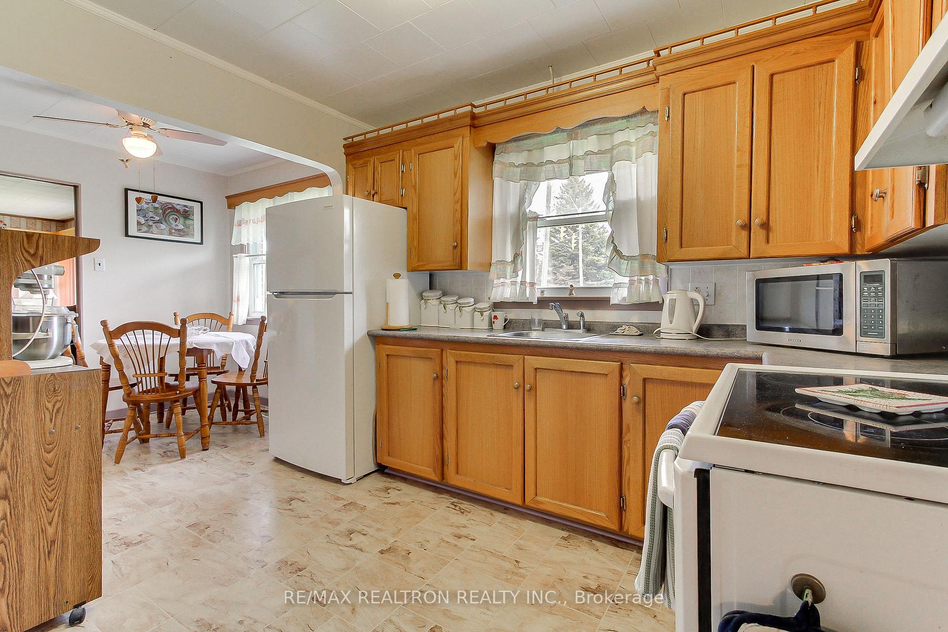 Photo 8 of 24342 Highway 48, Georgina, Baldwin — HOMEH
