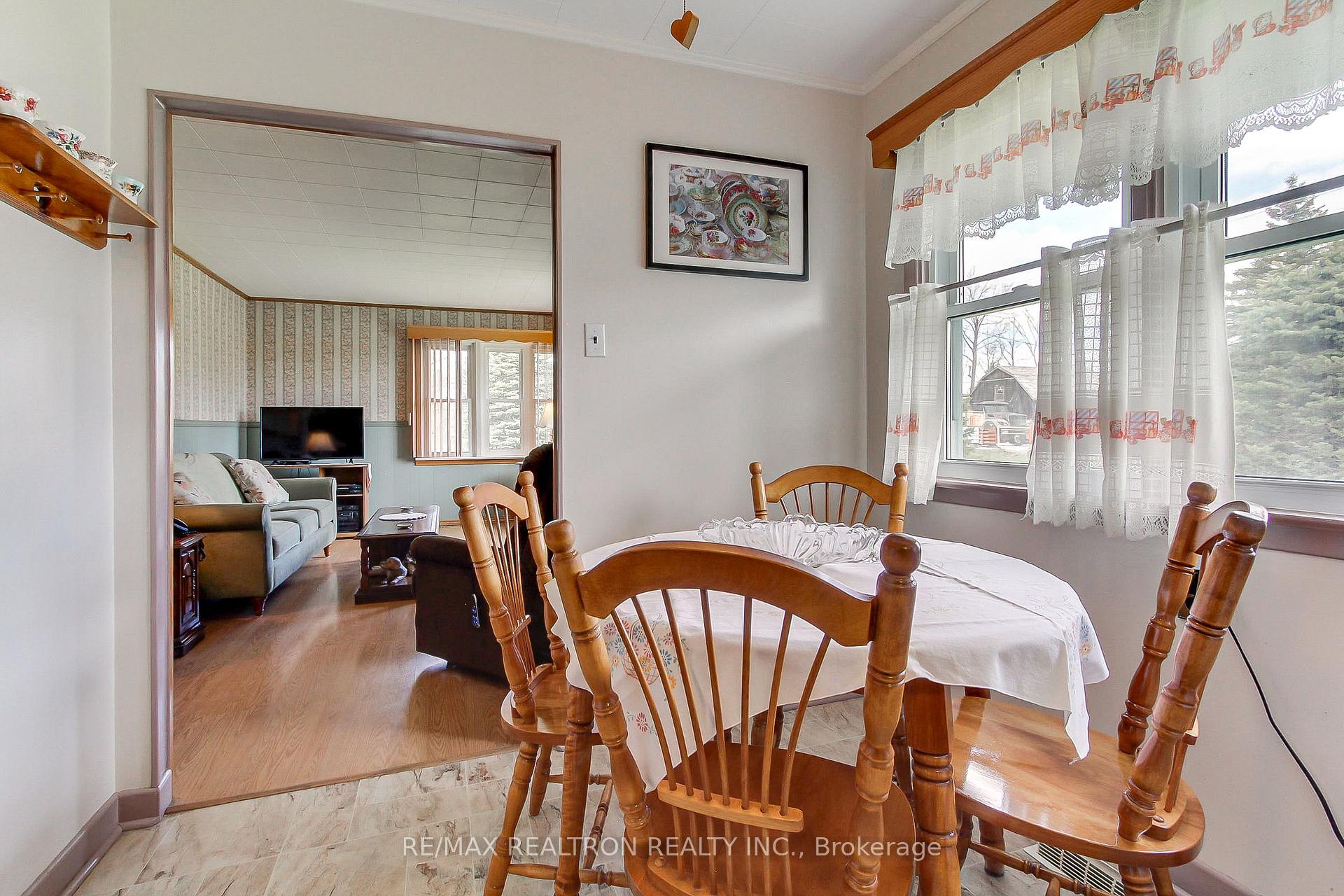 Photo 10 of 24342 Highway 48, Georgina, Baldwin — HOMEH